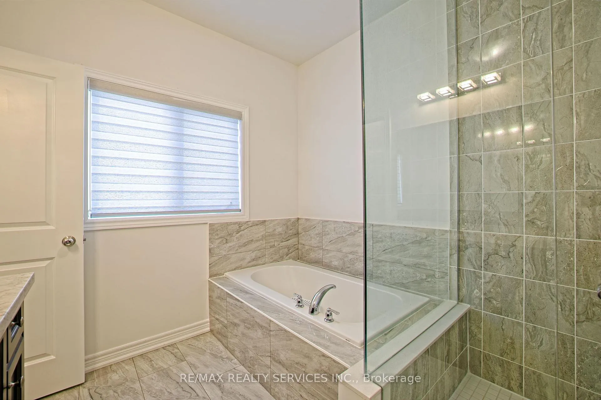 Photo 21 of 22 Ogston Crescent, Whitby, Rural Whitby — HOMEH