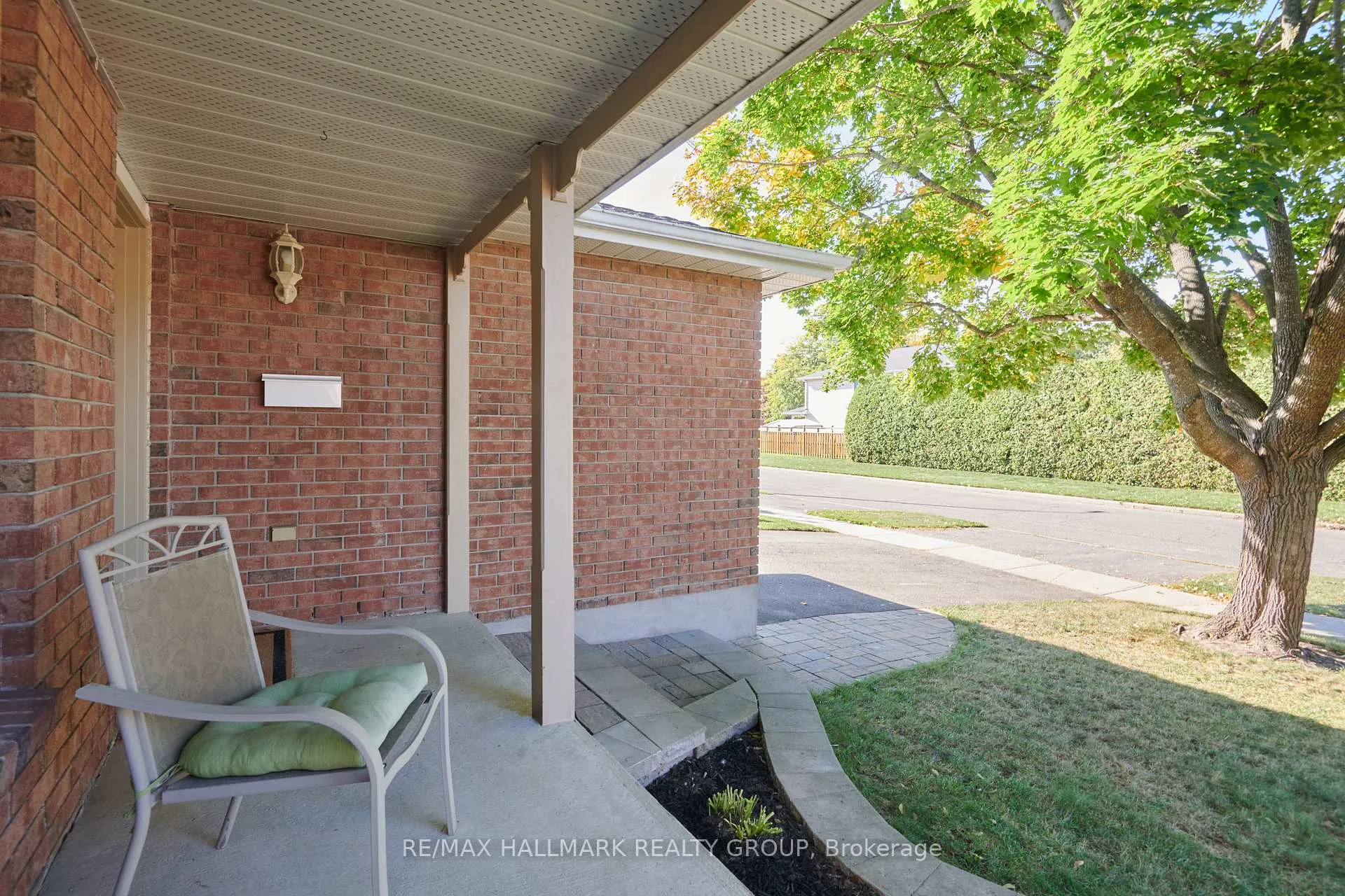 Photo 4 of 1743 Silver Bark Avenue, Ottawa, Orleans/Sunridge — HOMEH