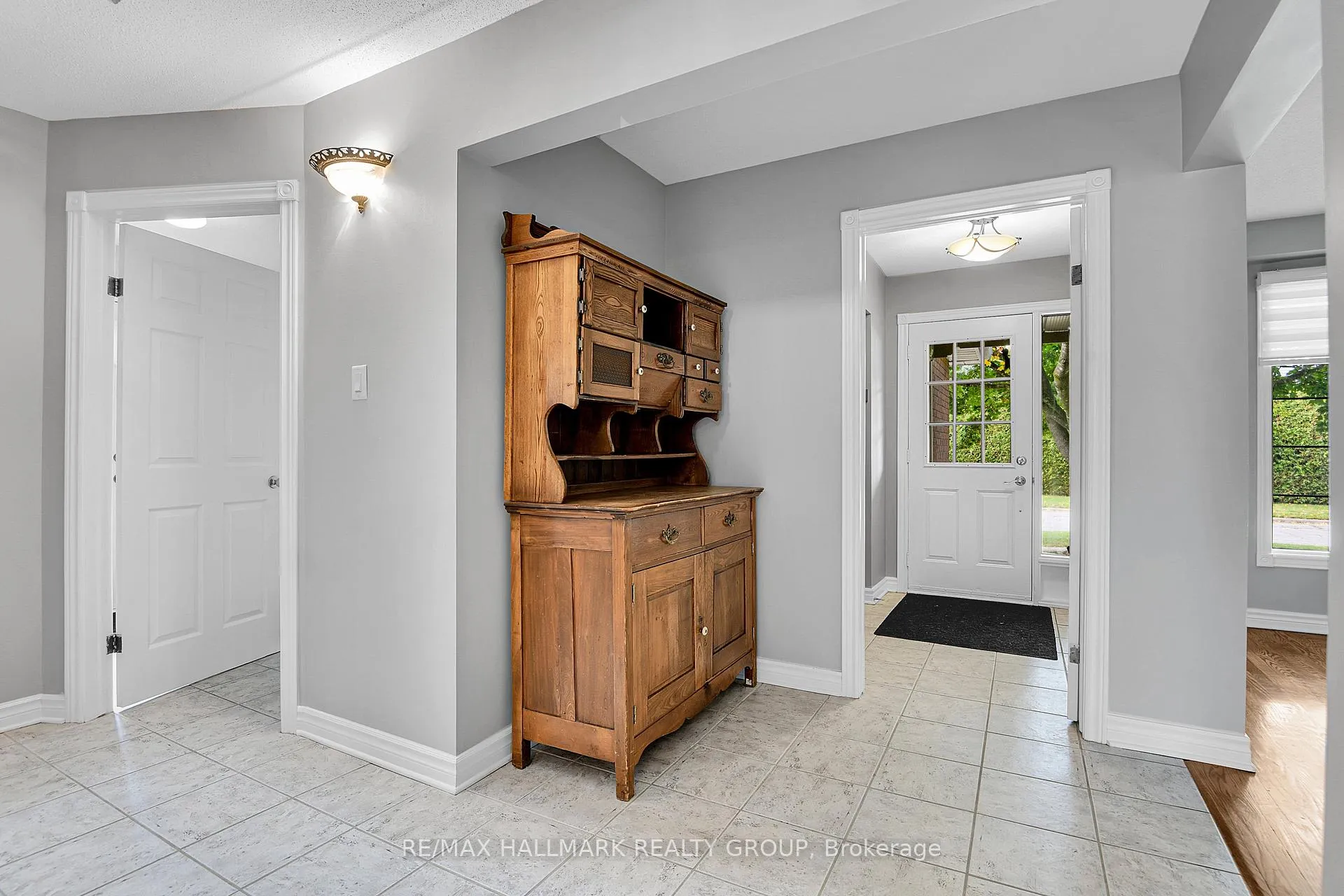 Photo 8 of 1743 Silver Bark Avenue, Ottawa, Orleans/Sunridge — HOMEH