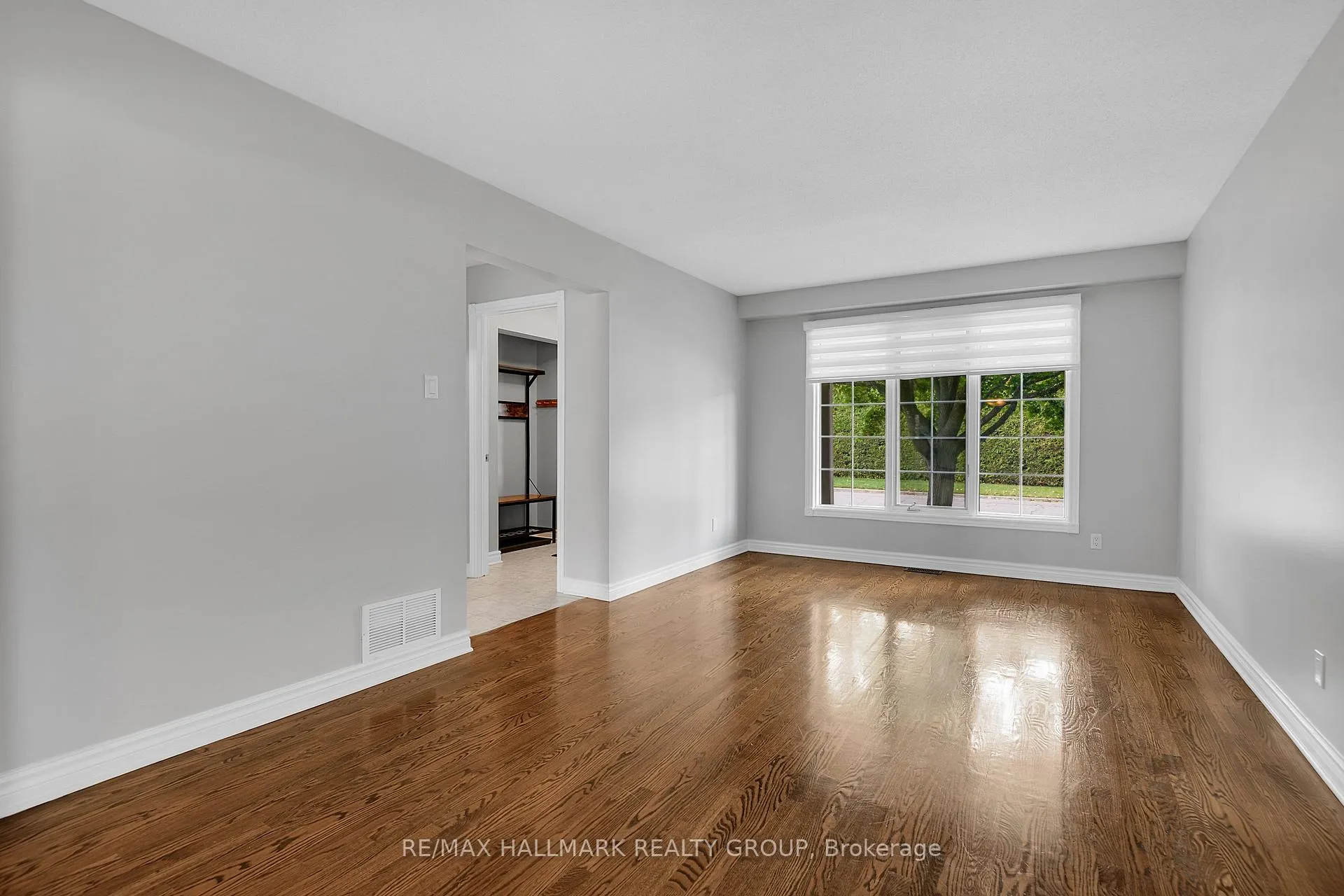 Photo 9 of 1743 Silver Bark Avenue, Ottawa, Orleans/Sunridge — HOMEH