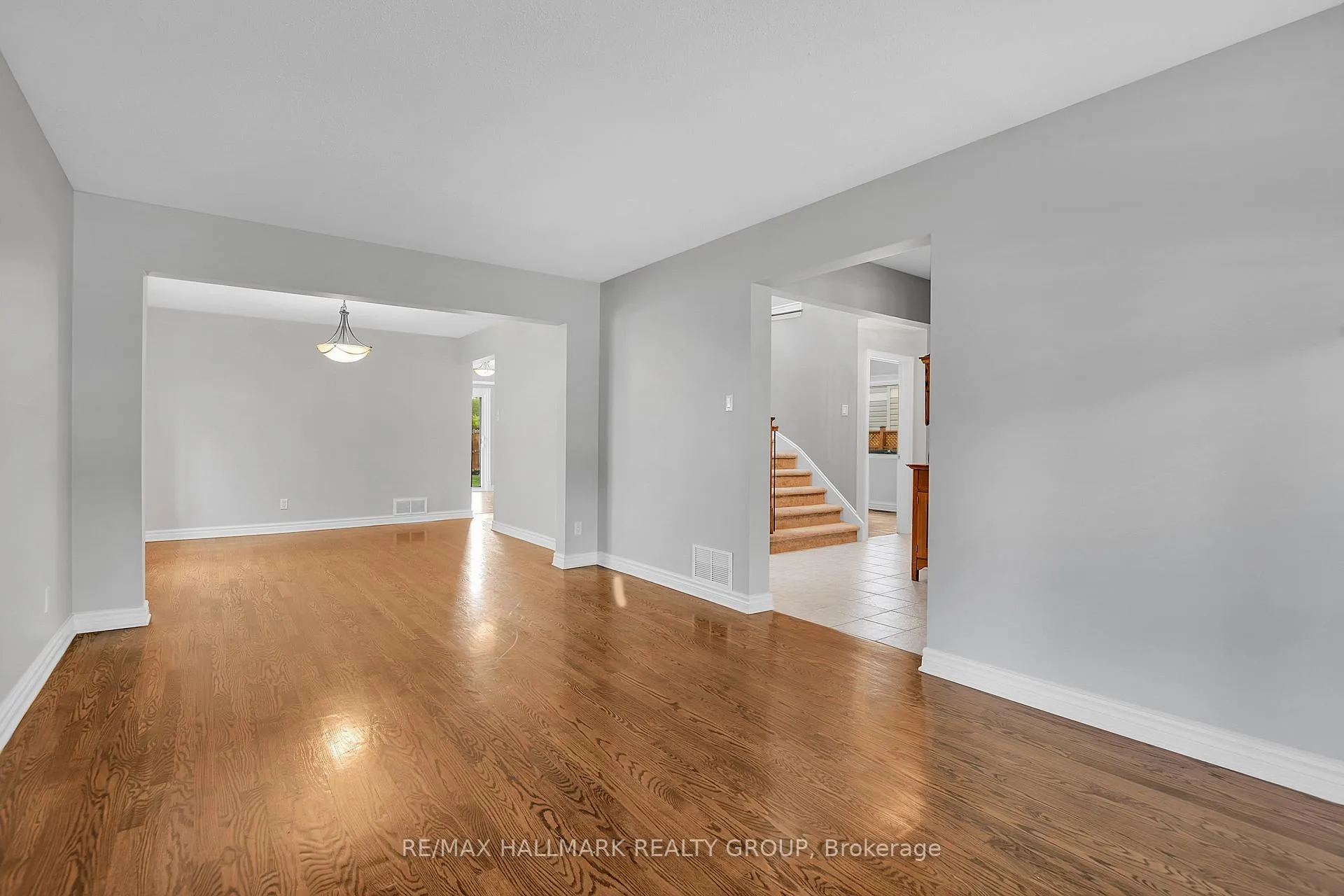 Photo 10 of 1743 Silver Bark Avenue, Ottawa, Orleans/Sunridge — HOMEH