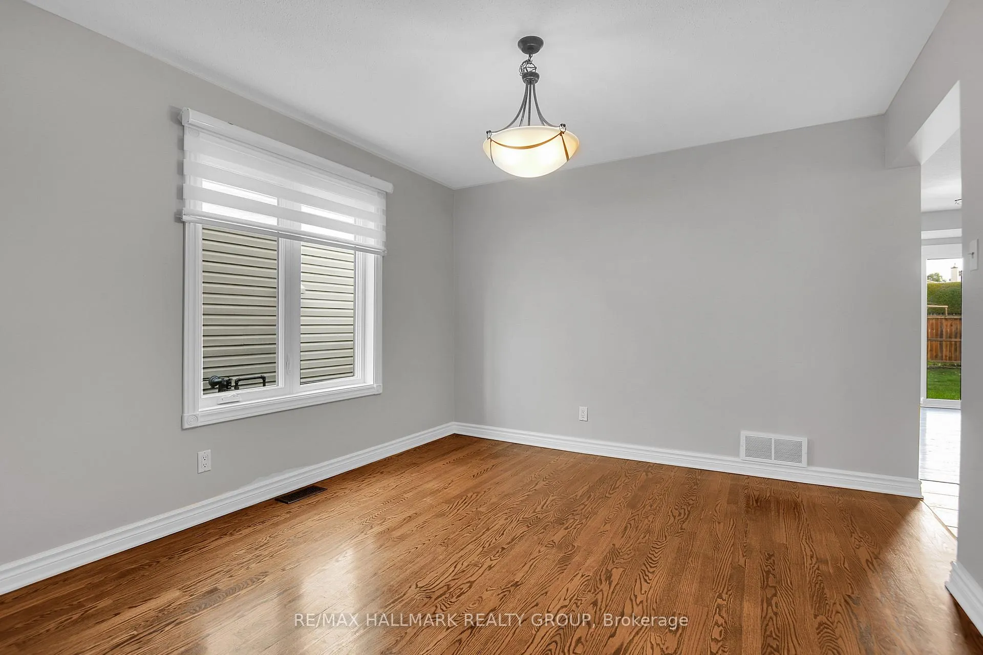 Photo 11 of 1743 Silver Bark Avenue, Ottawa, Orleans/Sunridge — HOMEH