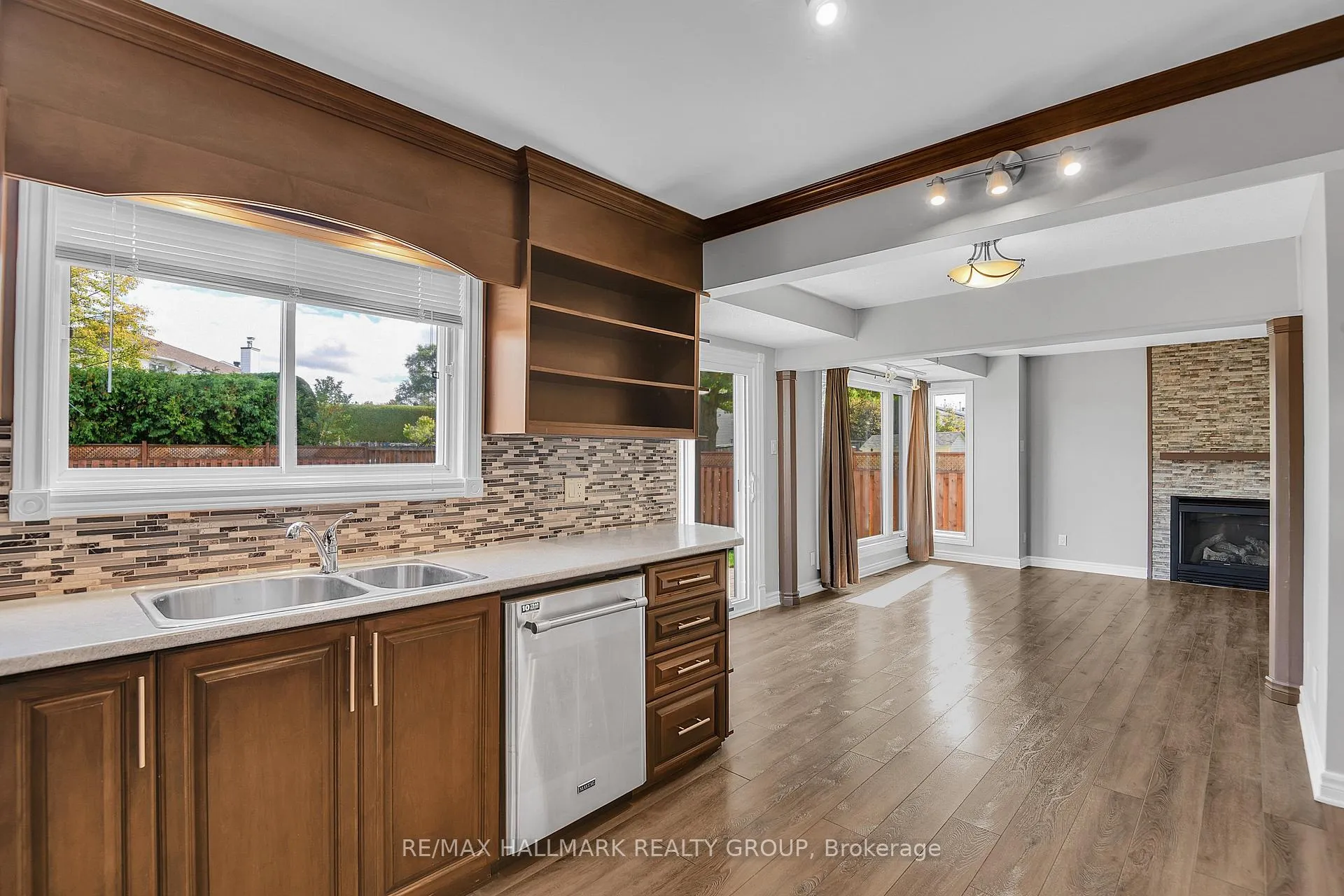 Photo 14 of 1743 Silver Bark Avenue, Ottawa, Orleans/Sunridge — HOMEH