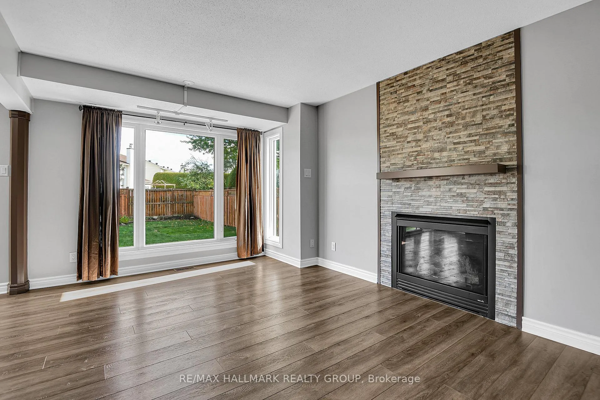 Photo 16 of 1743 Silver Bark Avenue, Ottawa, Orleans/Sunridge — HOMEH