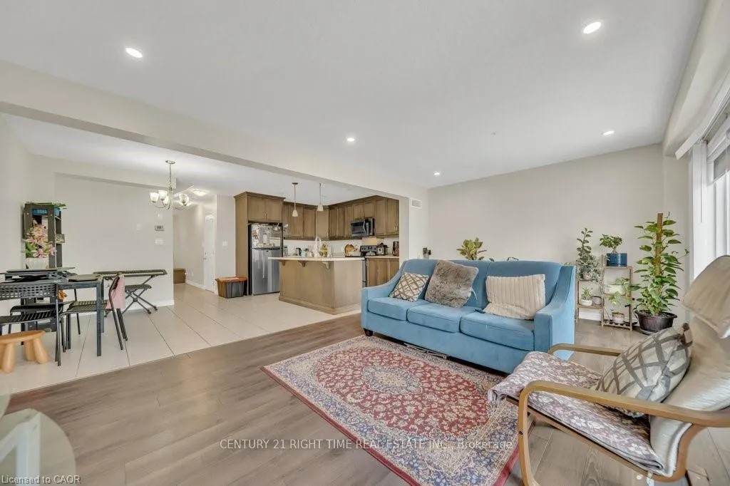 Photo 8 of 129 templewood Drive, Kitchener — HOMEH