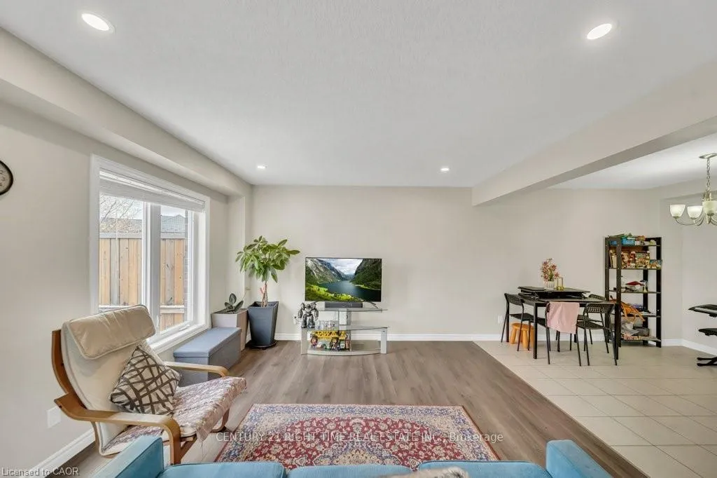 Photo 9 of 129 templewood Drive, Kitchener — HOMEH