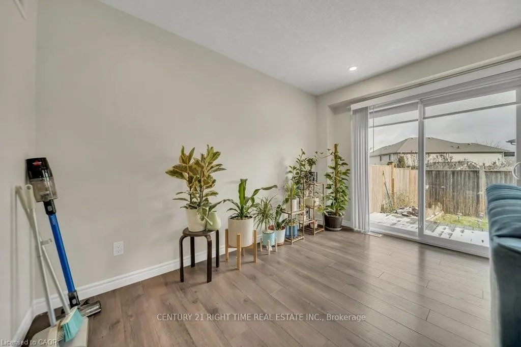 Photo 10 of 129 templewood Drive, Kitchener — HOMEH