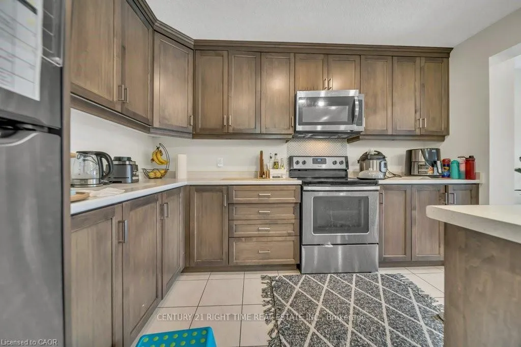 Photo 11 of 129 templewood Drive, Kitchener — HOMEH