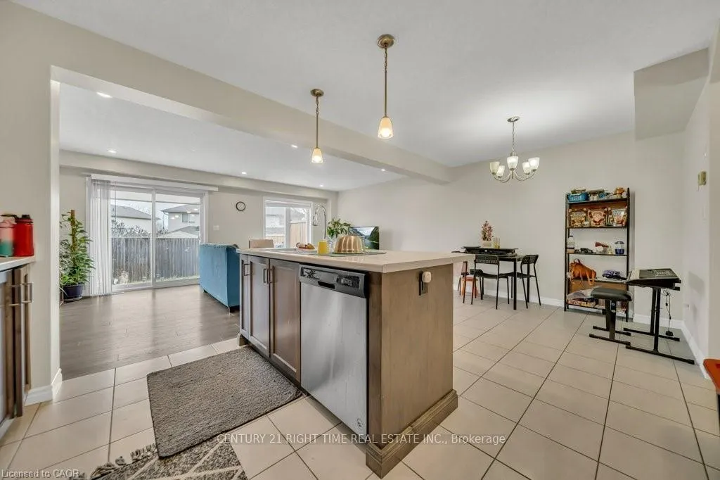 Photo 14 of 129 templewood Drive, Kitchener — HOMEH