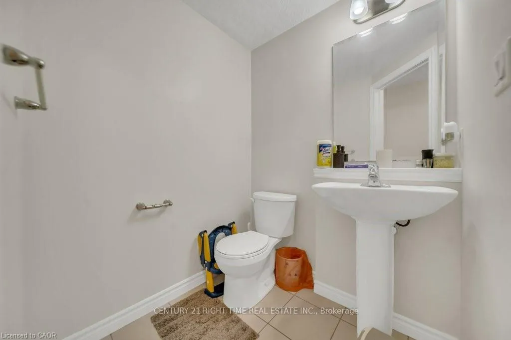 Photo 17 of 129 templewood Drive, Kitchener — HOMEH