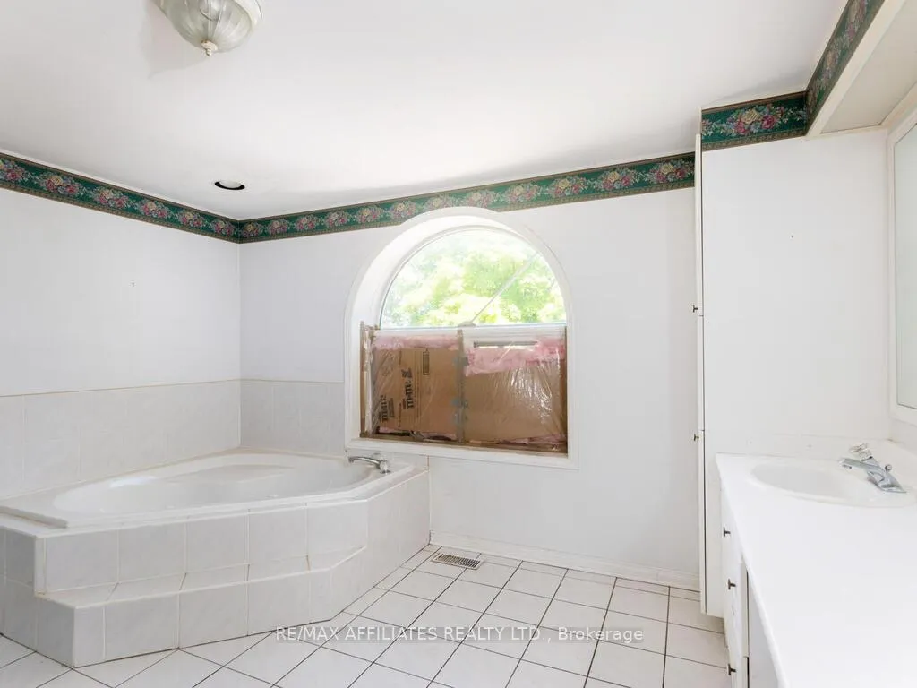 Photo 13 of 2282 Crane Street S, Ottawa, Elmvale Acres/Urbandale — HOMEH