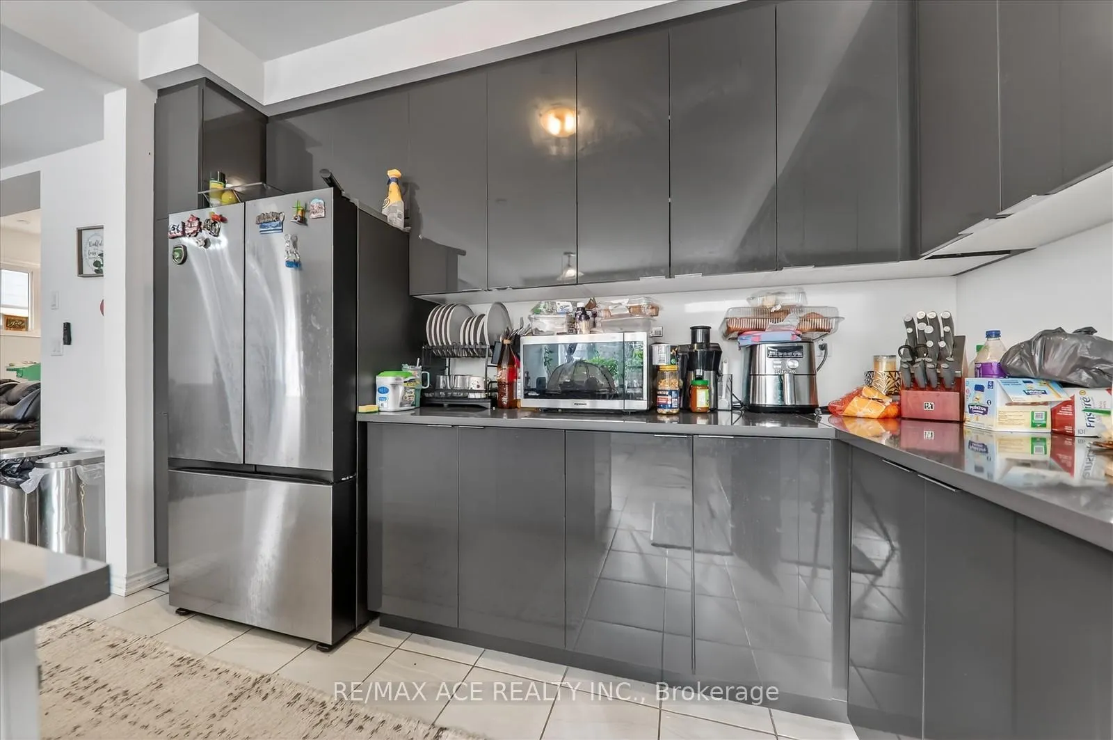 Photo 13 of 1419 Mockingbird Square, Pickering, Rural Pickering — HOMEH