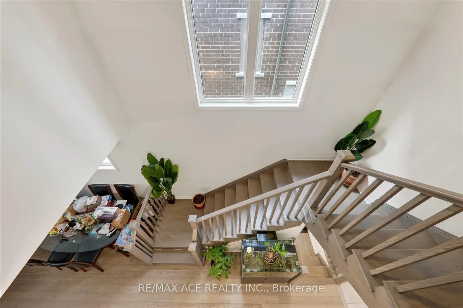 Photo 16 of 1419 Mockingbird Square, Pickering, Rural Pickering — HOMEH