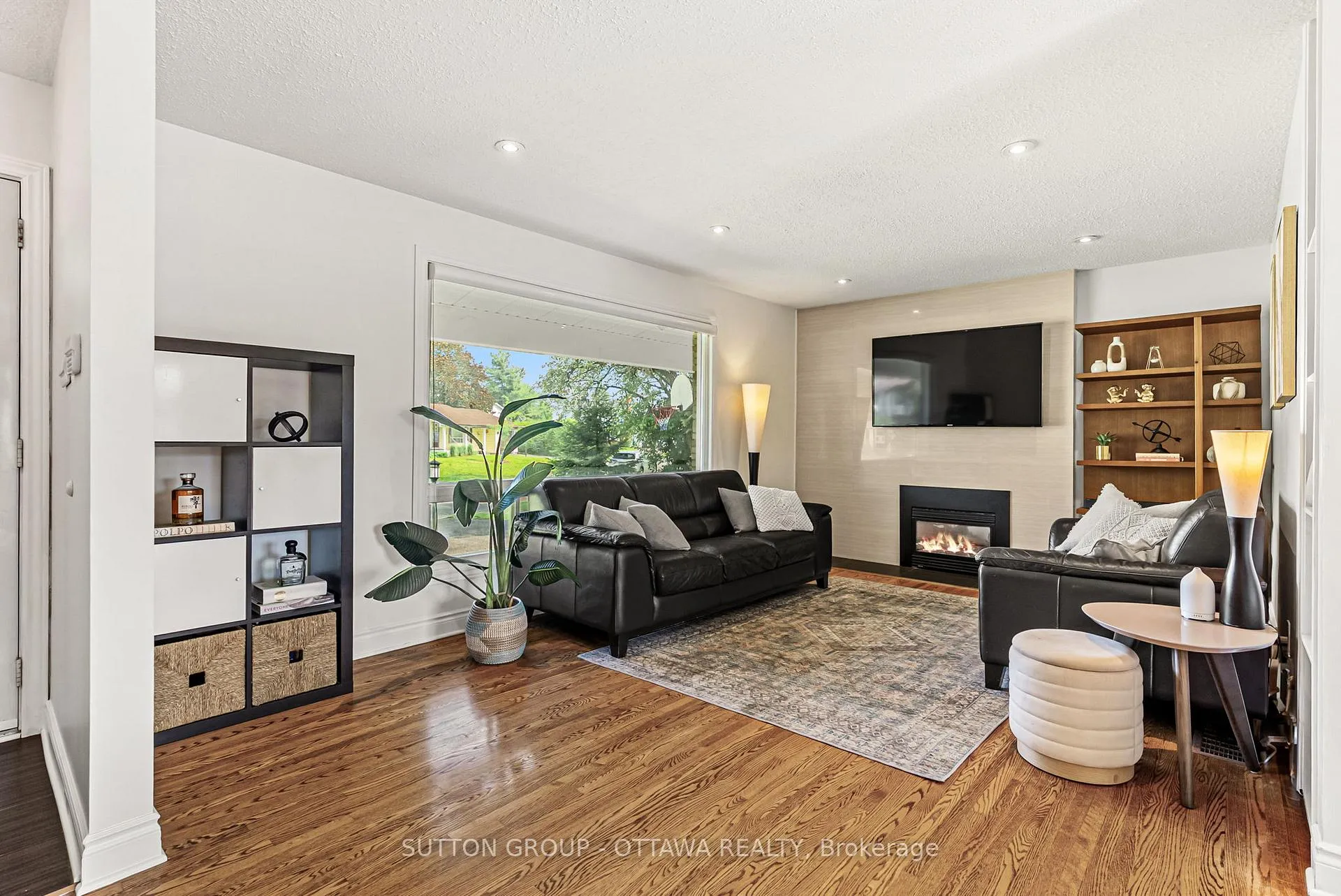 Photo 6 of 19 Donland Avenue, Ottawa, Meadowlands/Crestview — HOMEH