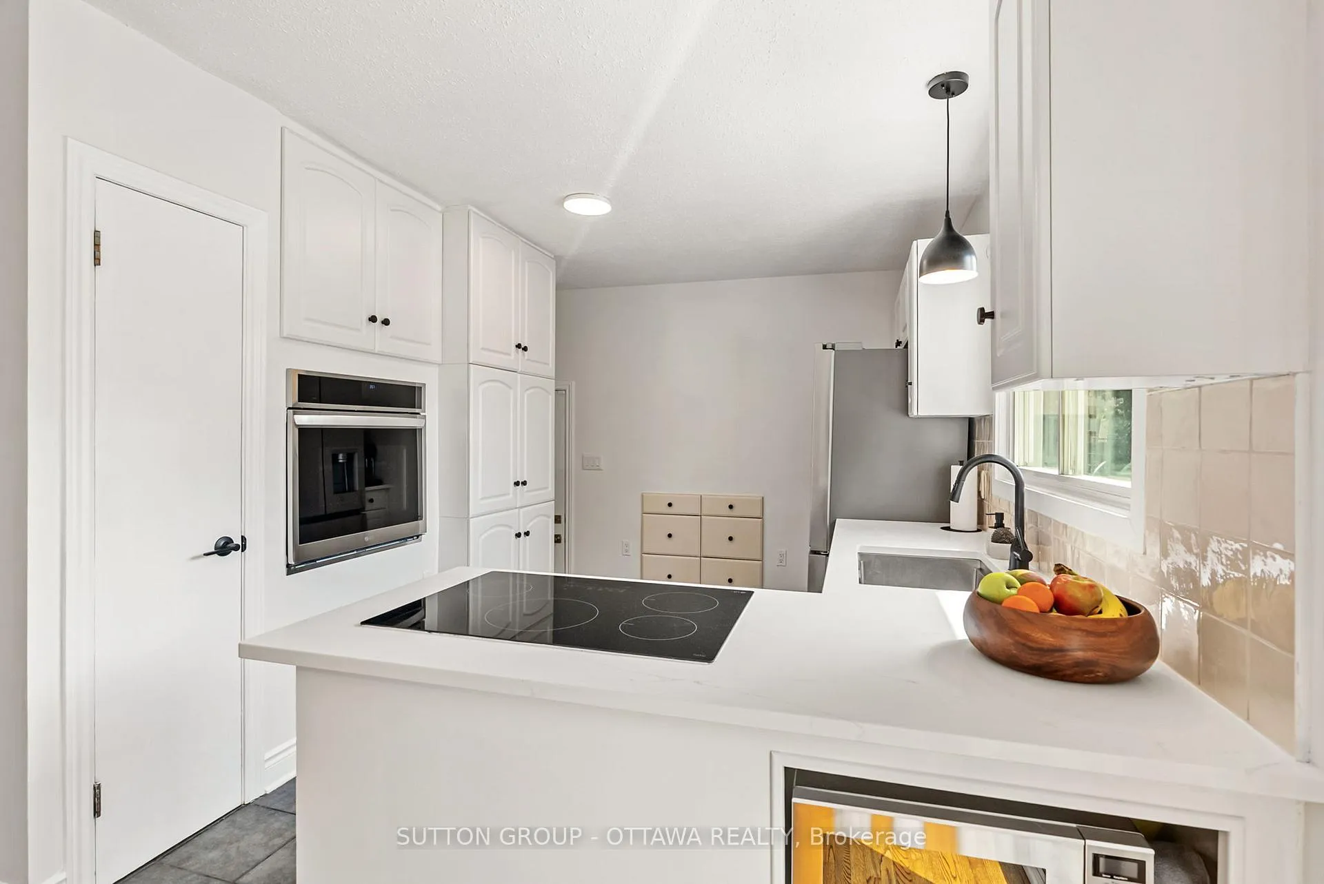 Photo 12 of 19 Donland Avenue, Ottawa, Meadowlands/Crestview — HOMEH