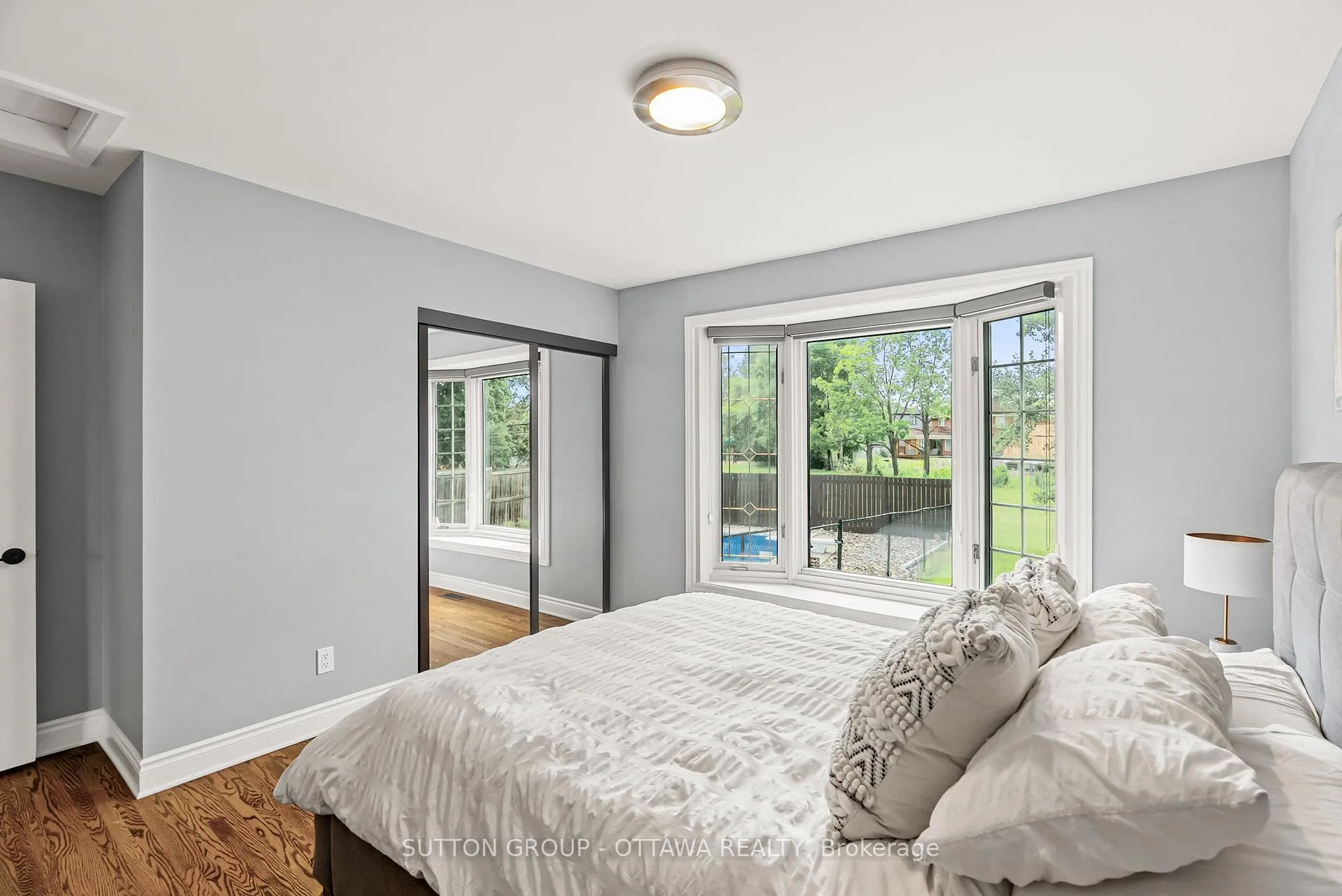 Photo 18 of 19 Donland Avenue, Ottawa, Meadowlands/Crestview — HOMEH