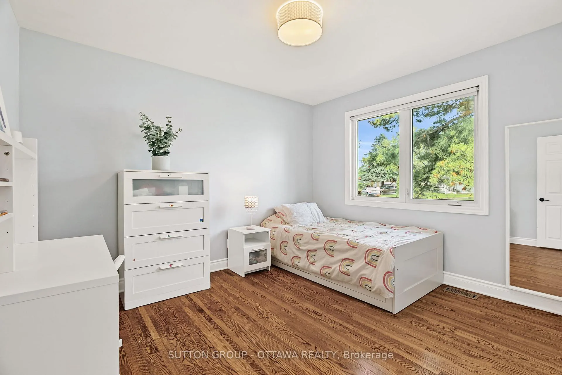 Photo 19 of 19 Donland Avenue, Ottawa, Meadowlands/Crestview — HOMEH