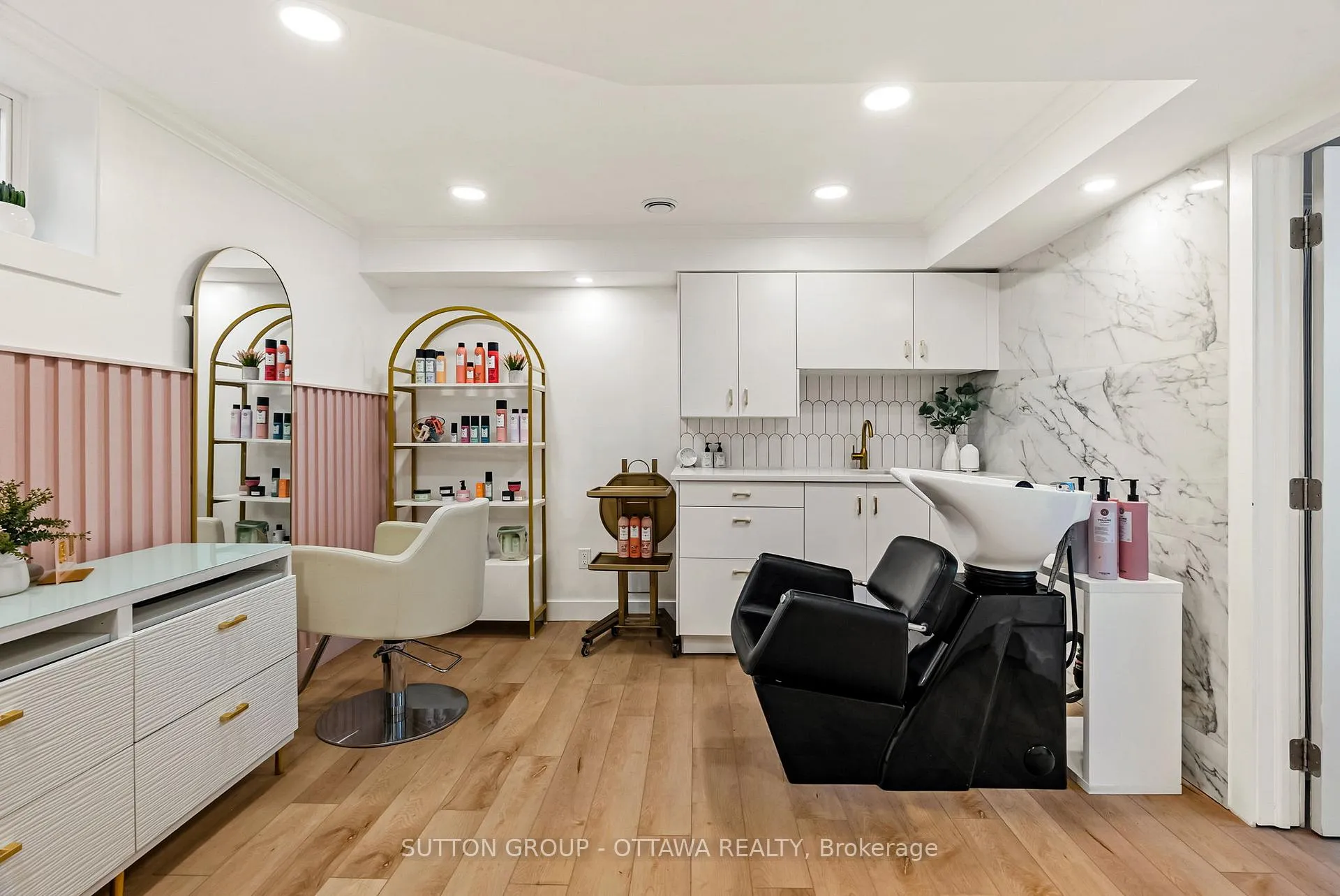 Photo 27 of 19 Donland Avenue, Ottawa, Meadowlands/Crestview — HOMEH