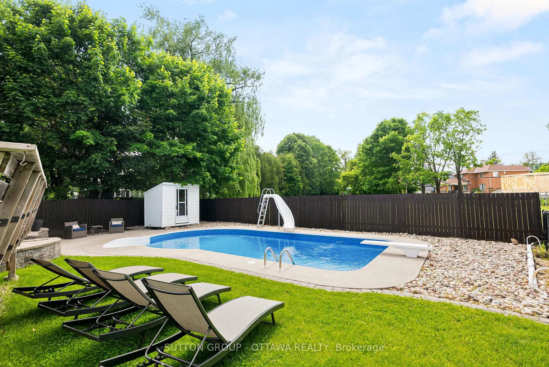 Photo 31 of 19 Donland Avenue, Ottawa, Meadowlands/Crestview — HOMEH