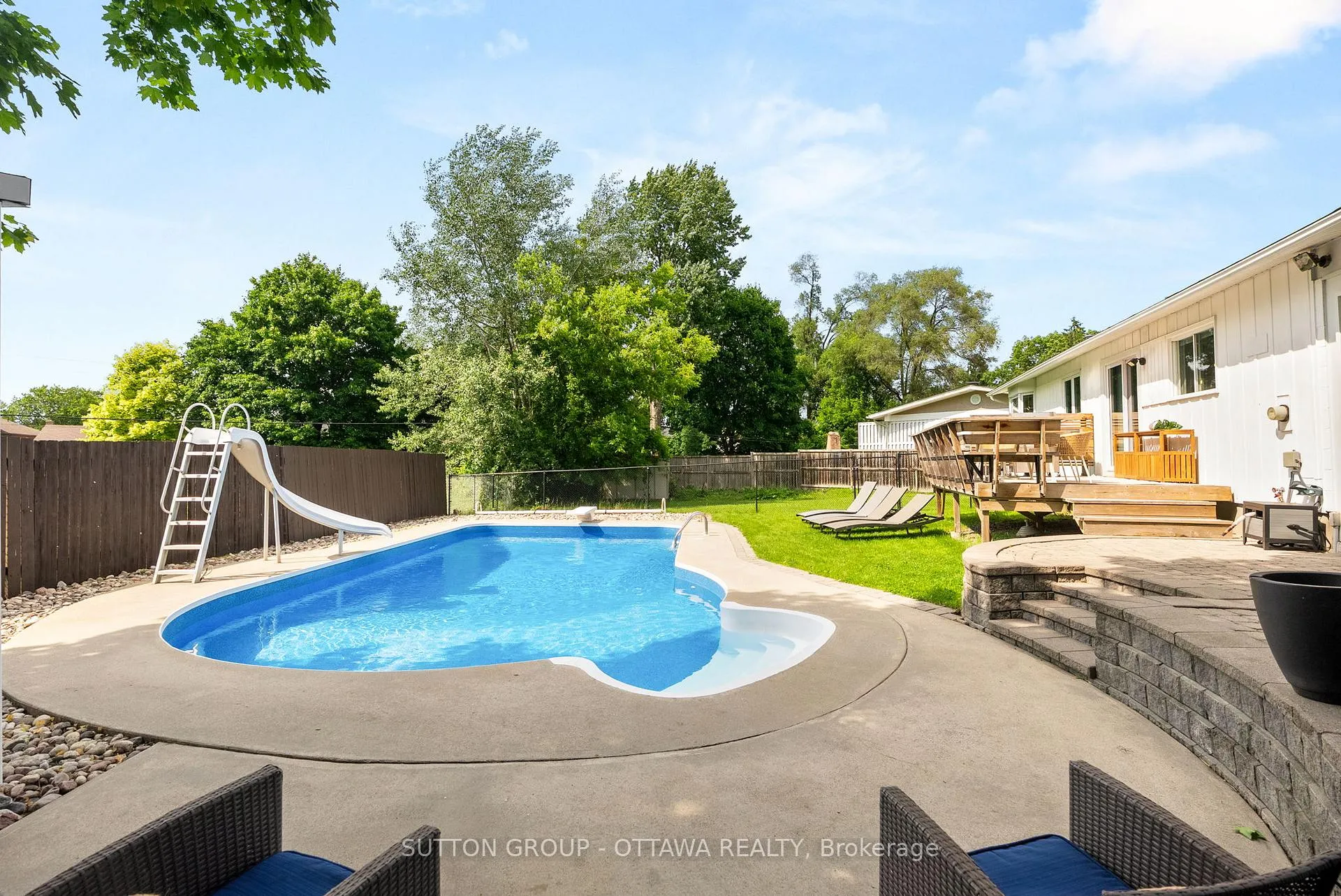 Photo 32 of 19 Donland Avenue, Ottawa, Meadowlands/Crestview — HOMEH
