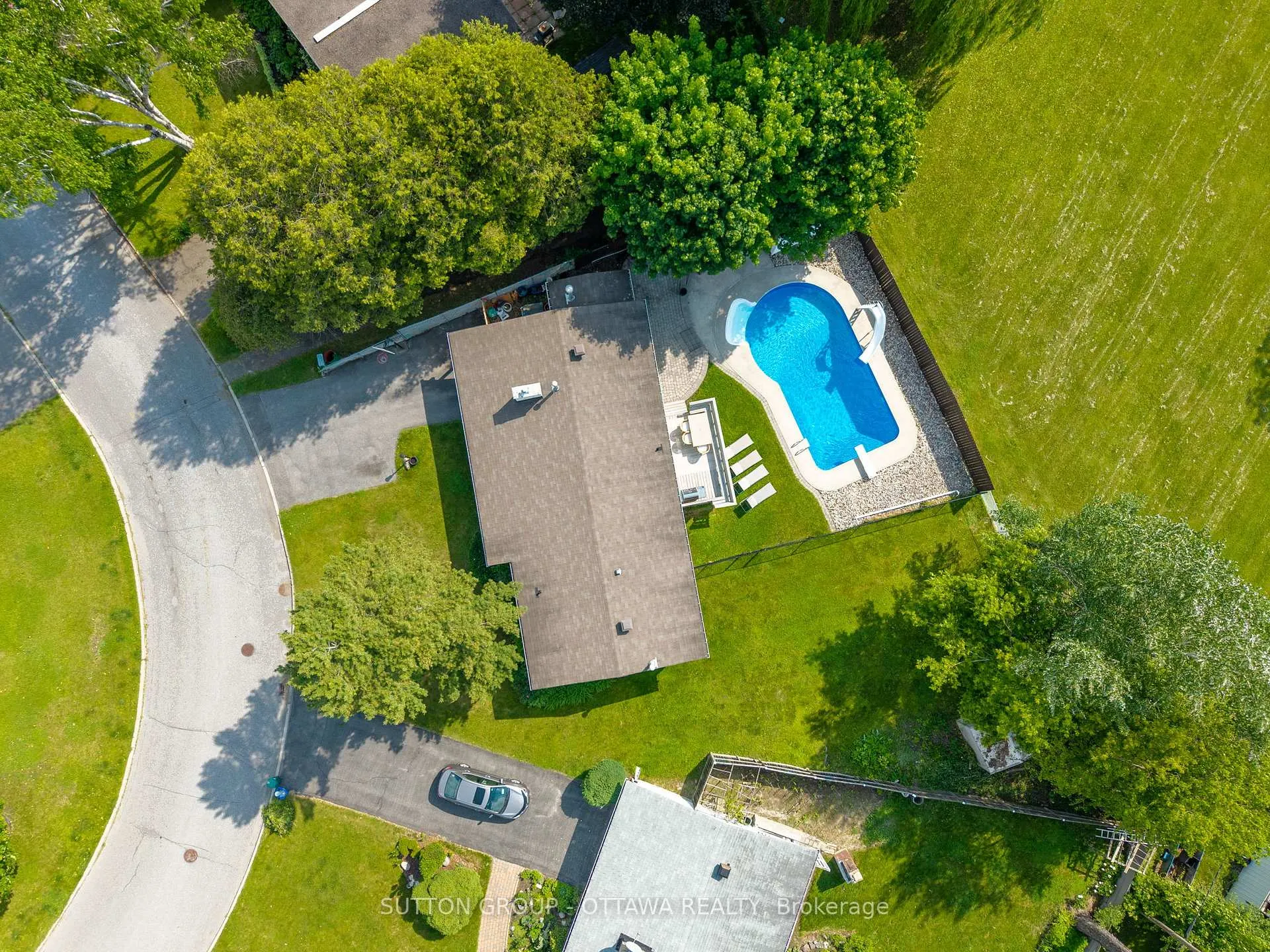 Photo 34 of 19 Donland Avenue, Ottawa, Meadowlands/Crestview — HOMEH
