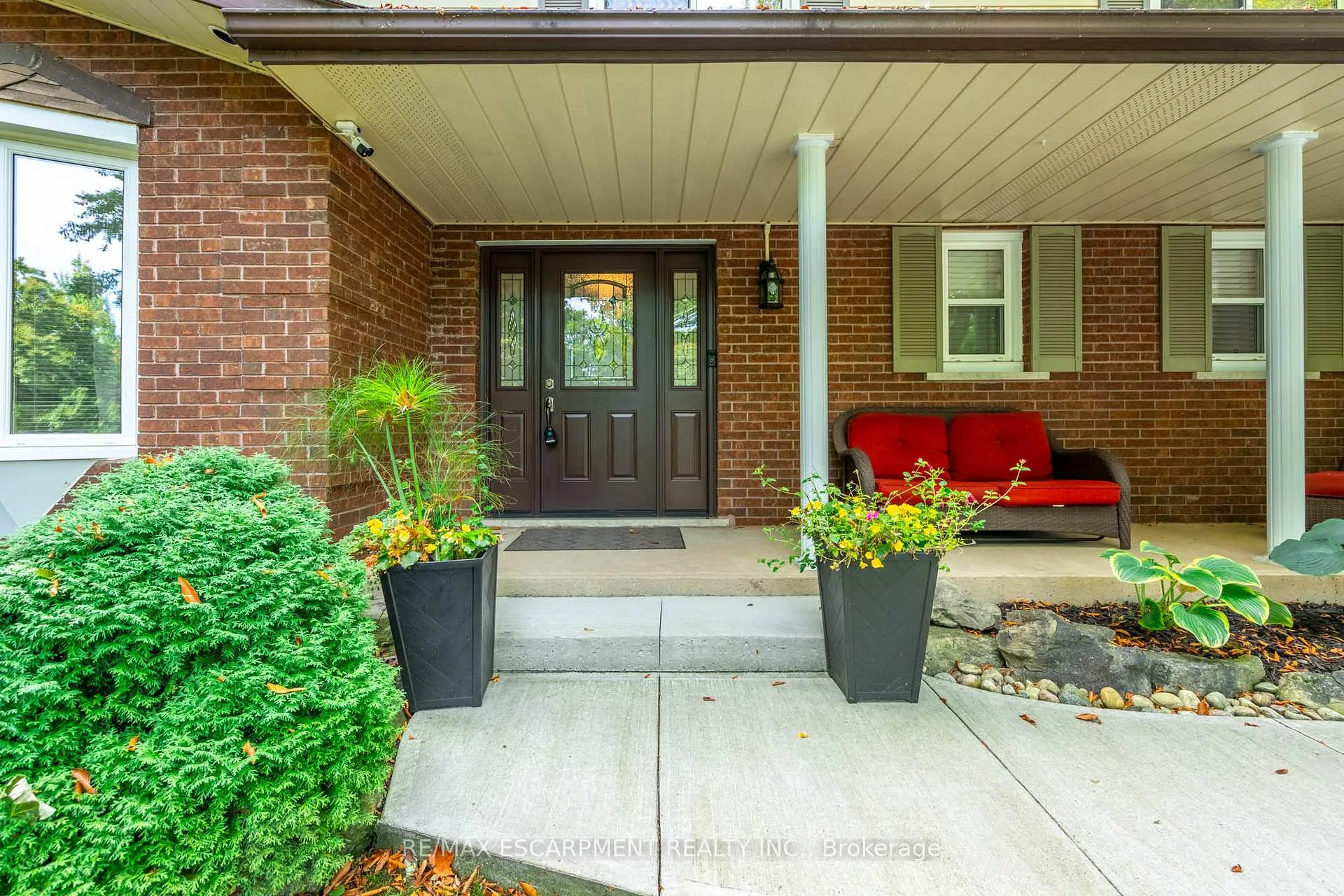 Photo 3 of 26 Wildan Drive, Hamilton, Rural Flamborough — HOMEH