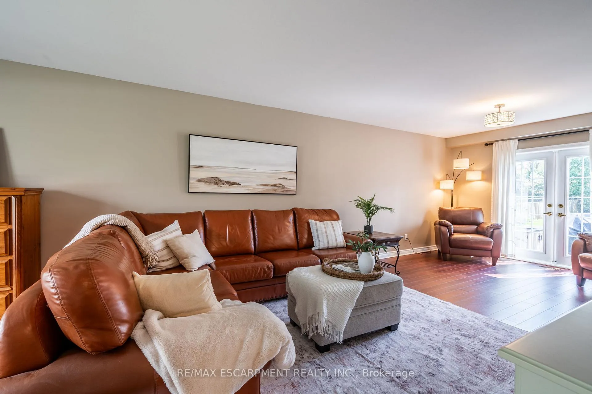 Photo 5 of 26 Wildan Drive, Hamilton, Rural Flamborough — HOMEH
