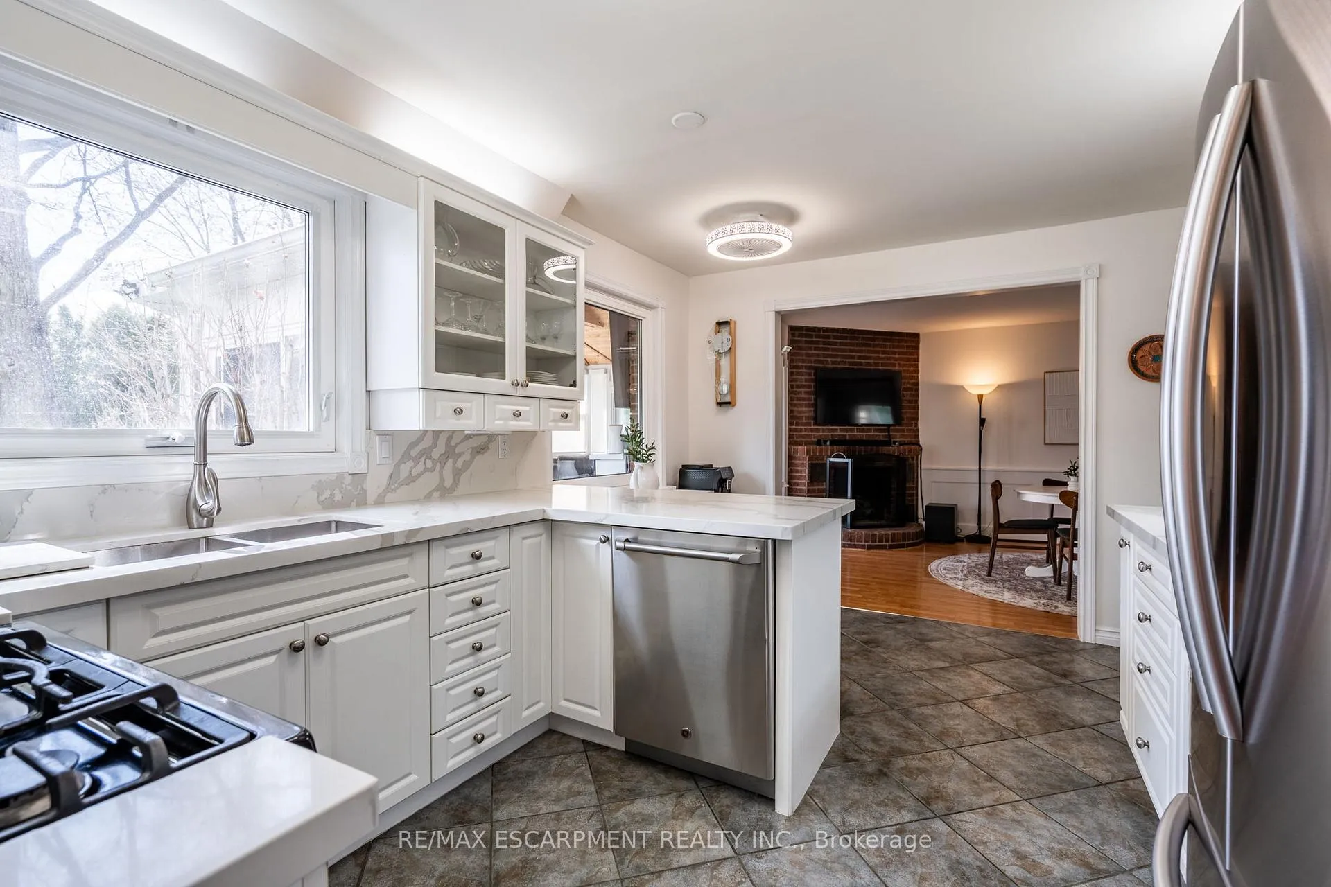Photo 10 of 26 Wildan Drive, Hamilton, Rural Flamborough — HOMEH