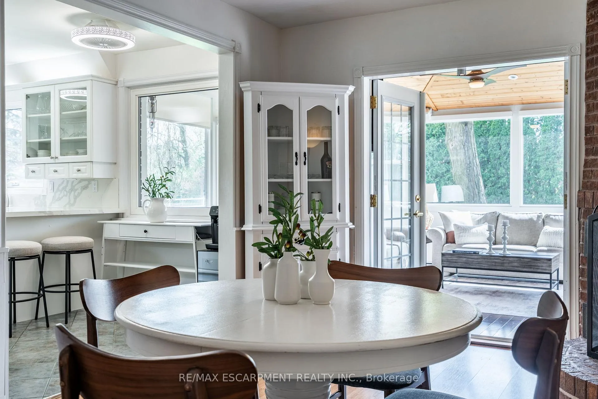 Photo 18 of 26 Wildan Drive, Hamilton, Rural Flamborough — HOMEH