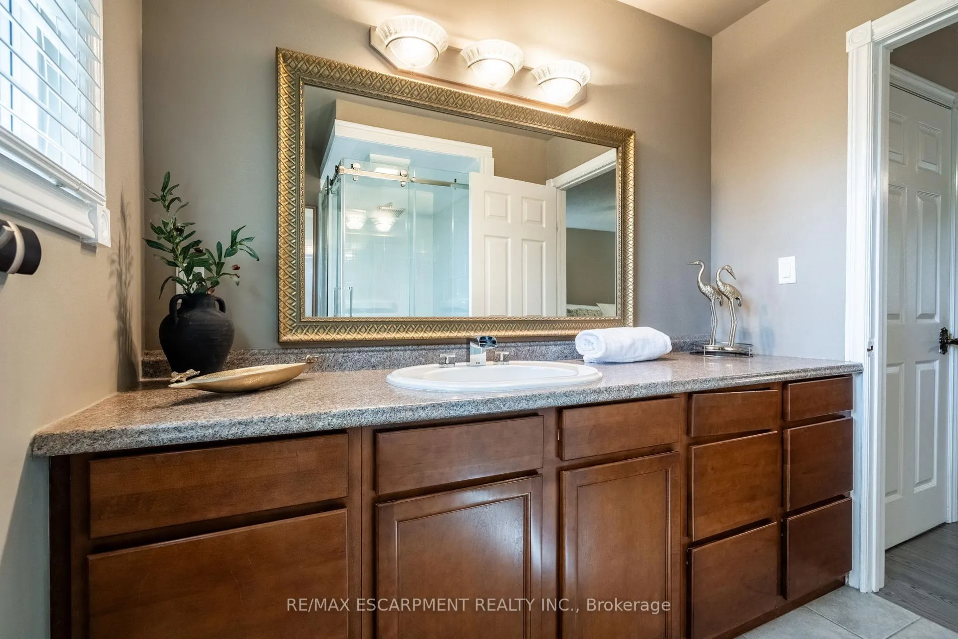 Photo 25 of 26 Wildan Drive, Hamilton, Rural Flamborough — HOMEH