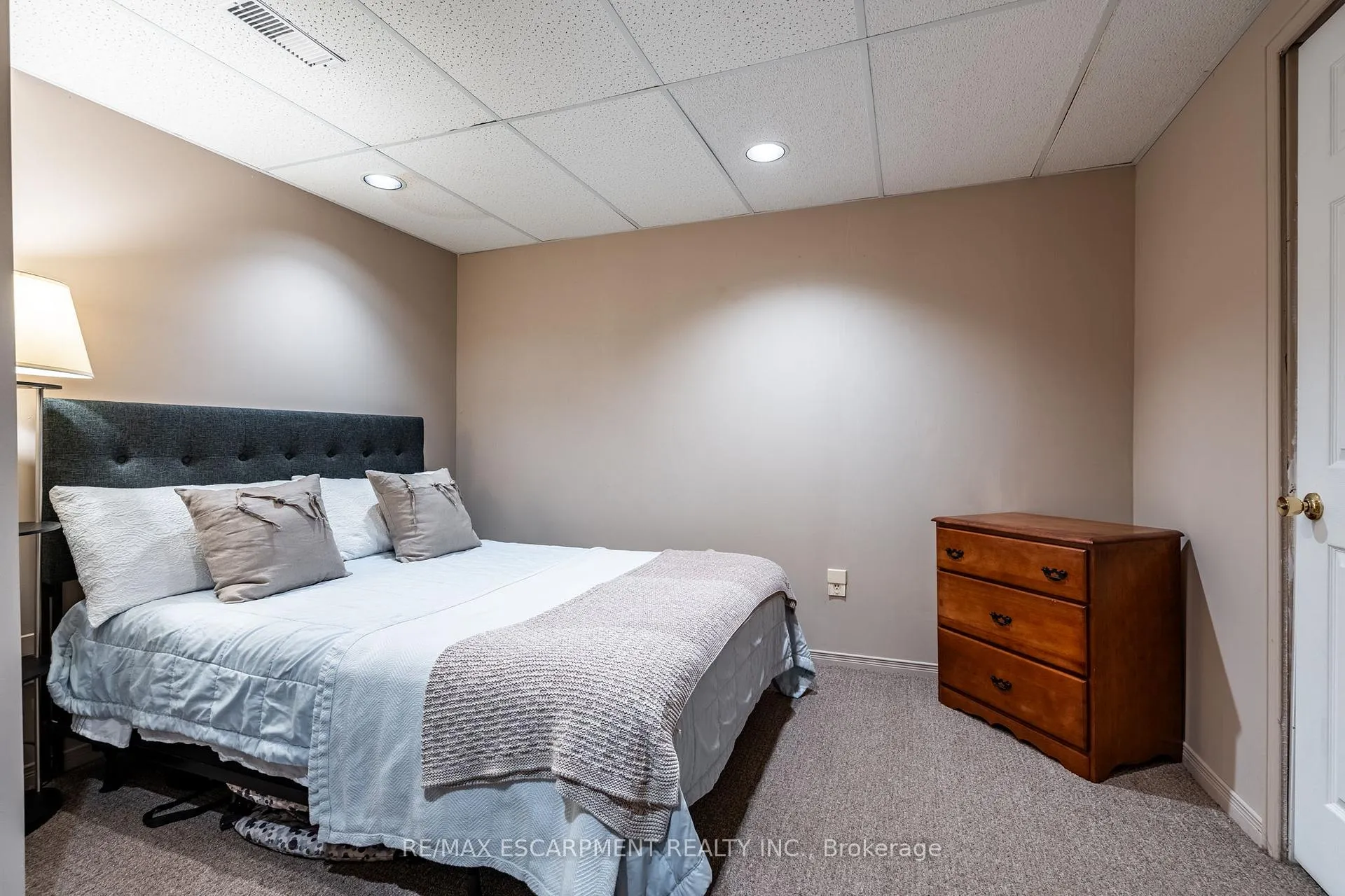 Photo 35 of 26 Wildan Drive, Hamilton, Rural Flamborough — HOMEH