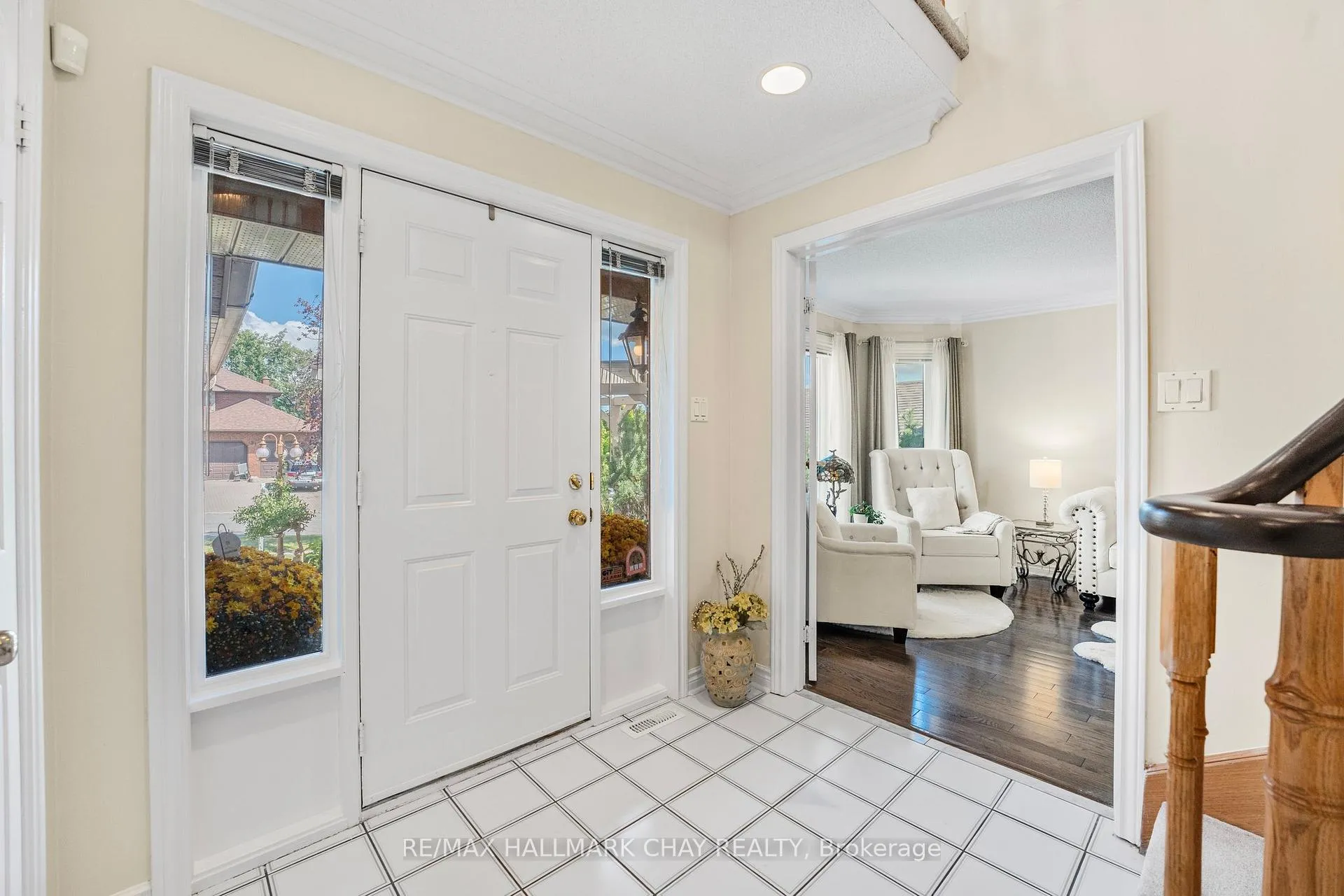Photo 5 of 22 Thackeray Crescent, Barrie, Letitia Heights — HOMEH