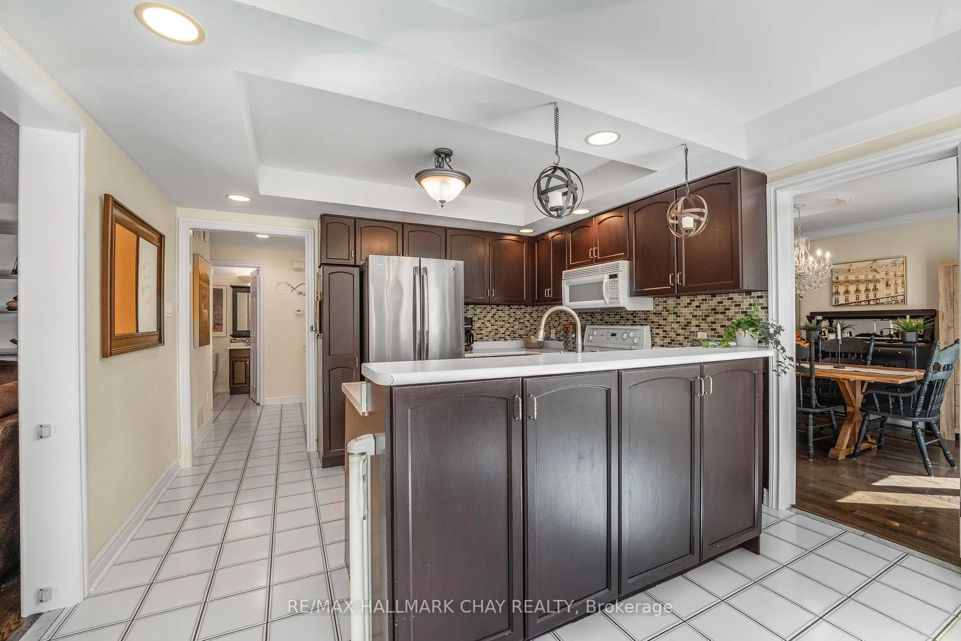 Photo 11 of 22 Thackeray Crescent, Barrie, Letitia Heights — HOMEH