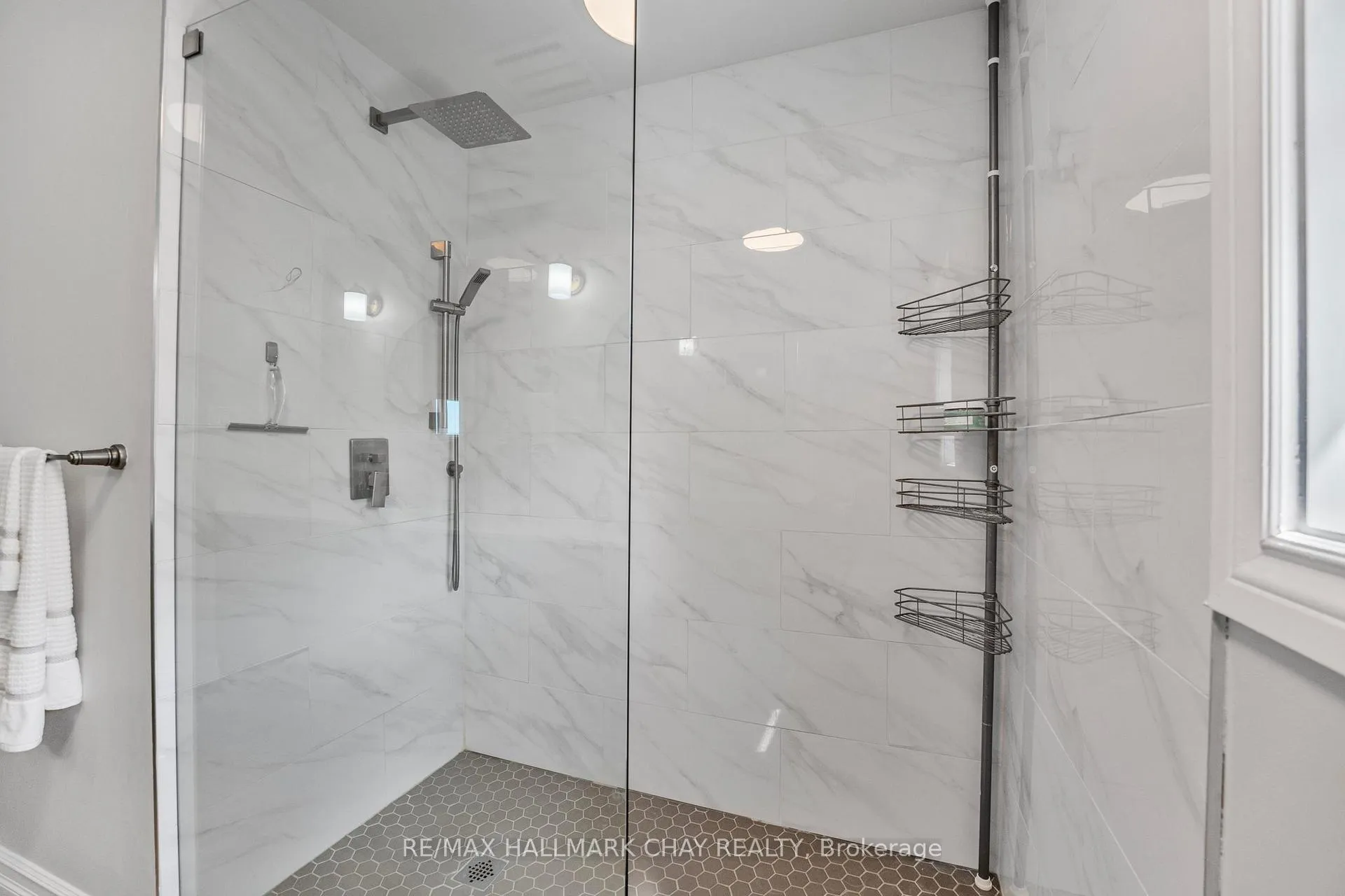 Photo 22 of 22 Thackeray Crescent, Barrie, Letitia Heights — HOMEH