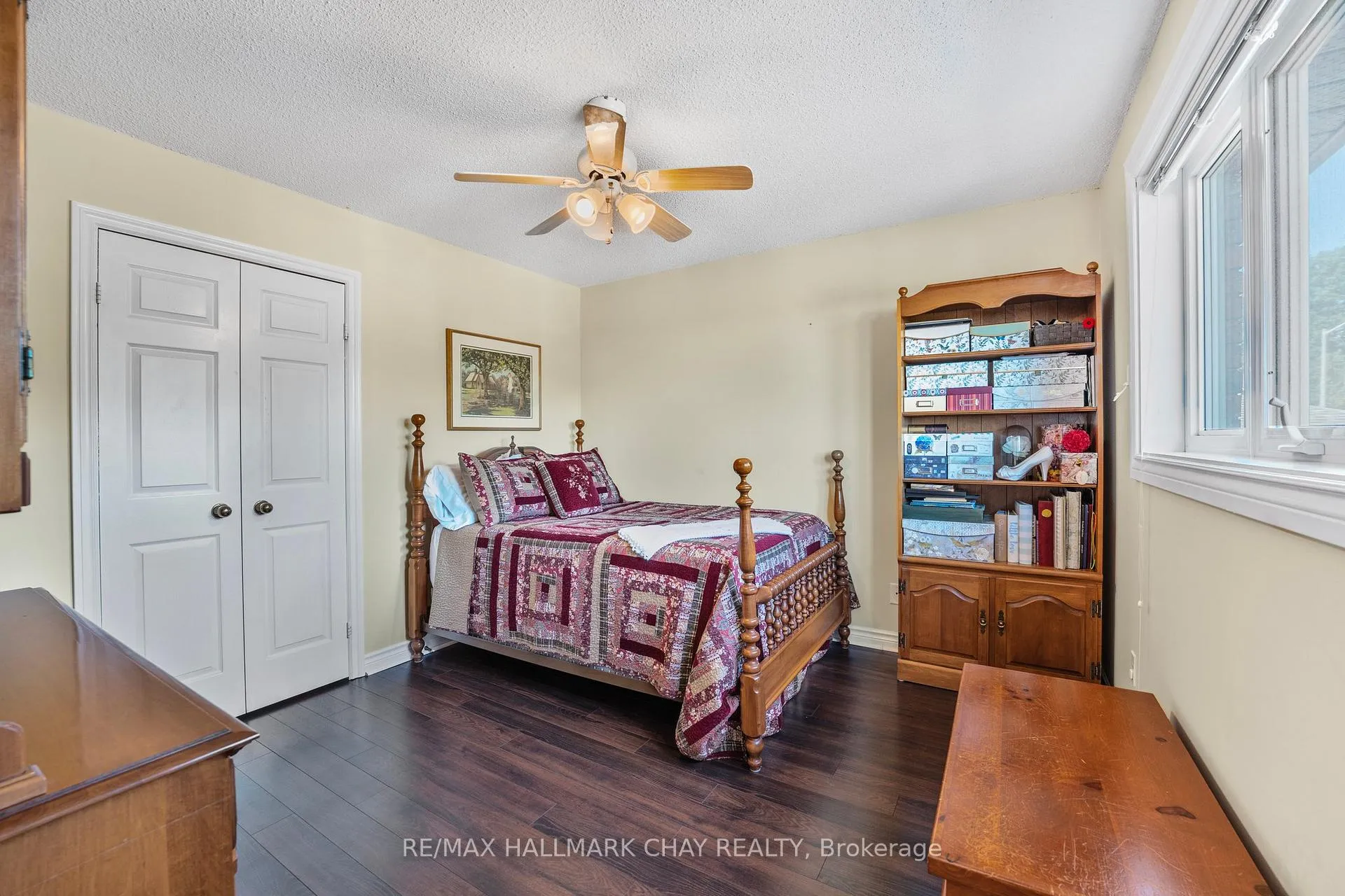 Photo 24 of 22 Thackeray Crescent, Barrie, Letitia Heights — HOMEH
