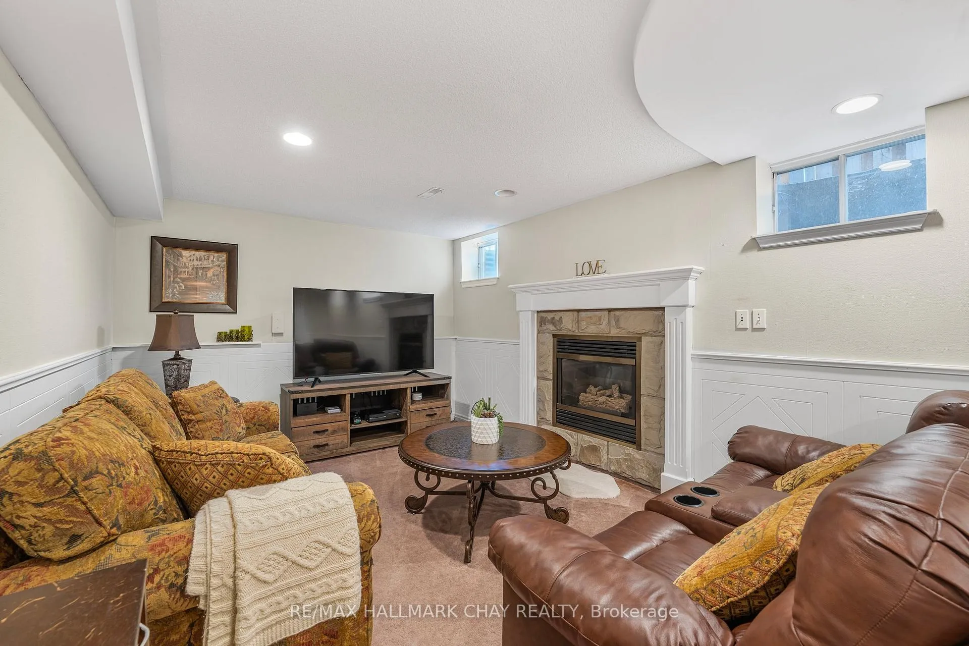 Photo 29 of 22 Thackeray Crescent, Barrie, Letitia Heights — HOMEH