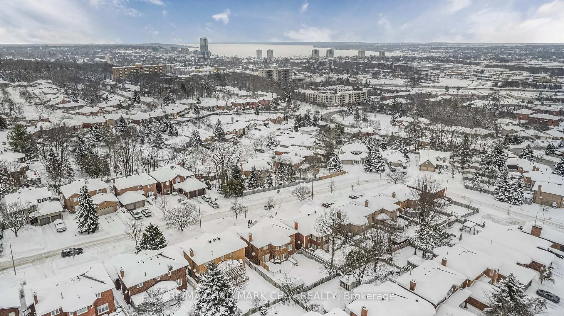 Photo 42 of 22 Thackeray Crescent, Barrie, Letitia Heights — HOMEH