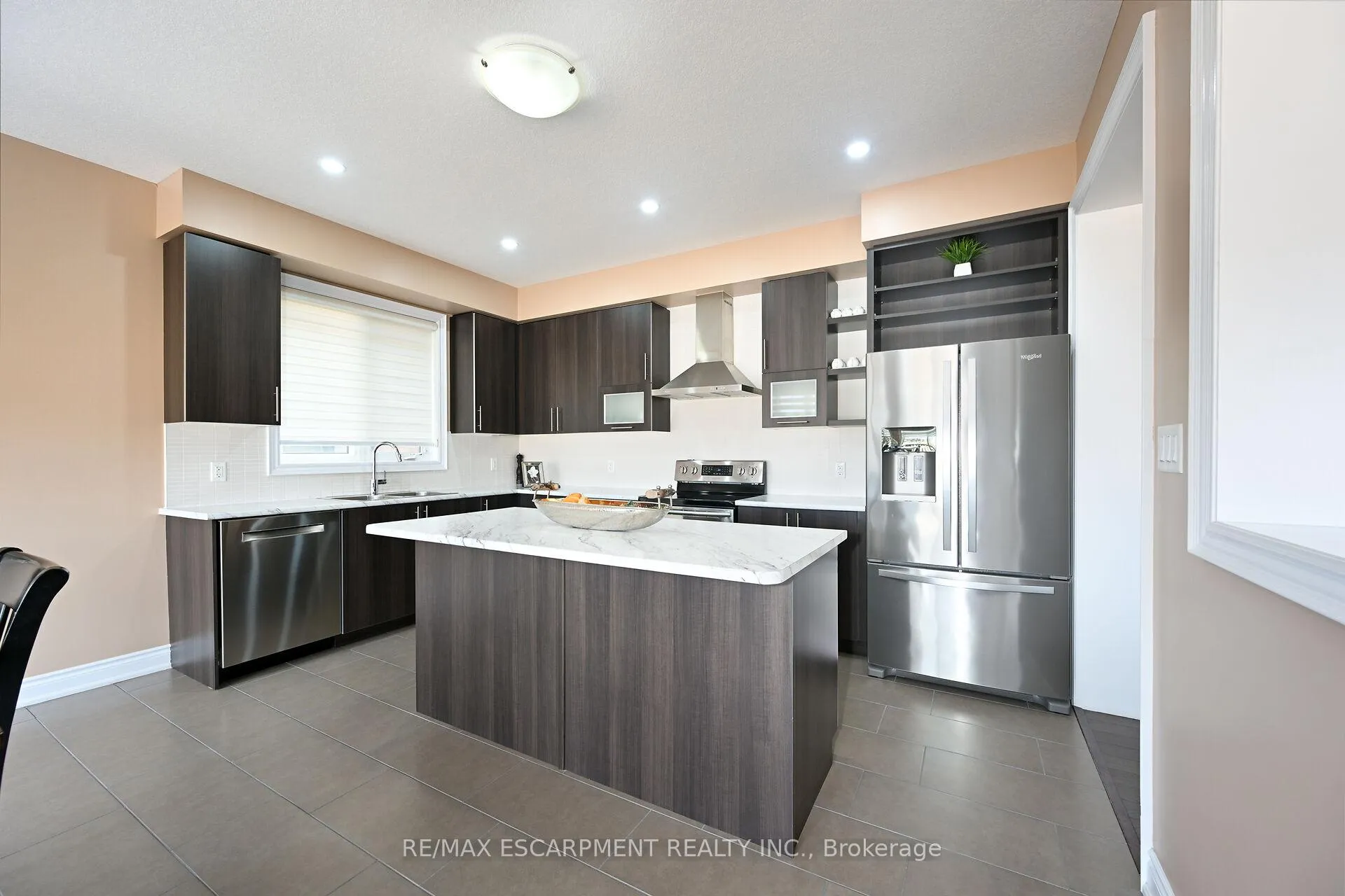 Photo 6 of 300 Crafter Crescent, Hamilton, Stoney Creek — HOMEH