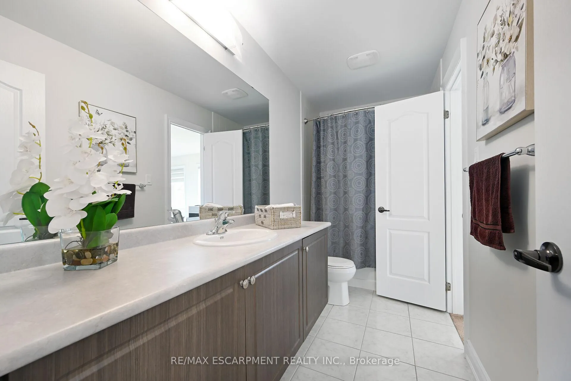 Photo 28 of 300 Crafter Crescent, Hamilton, Stoney Creek — HOMEH