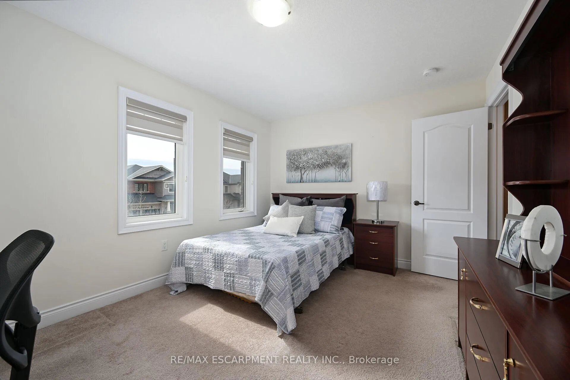 Photo 29 of 300 Crafter Crescent, Hamilton, Stoney Creek — HOMEH