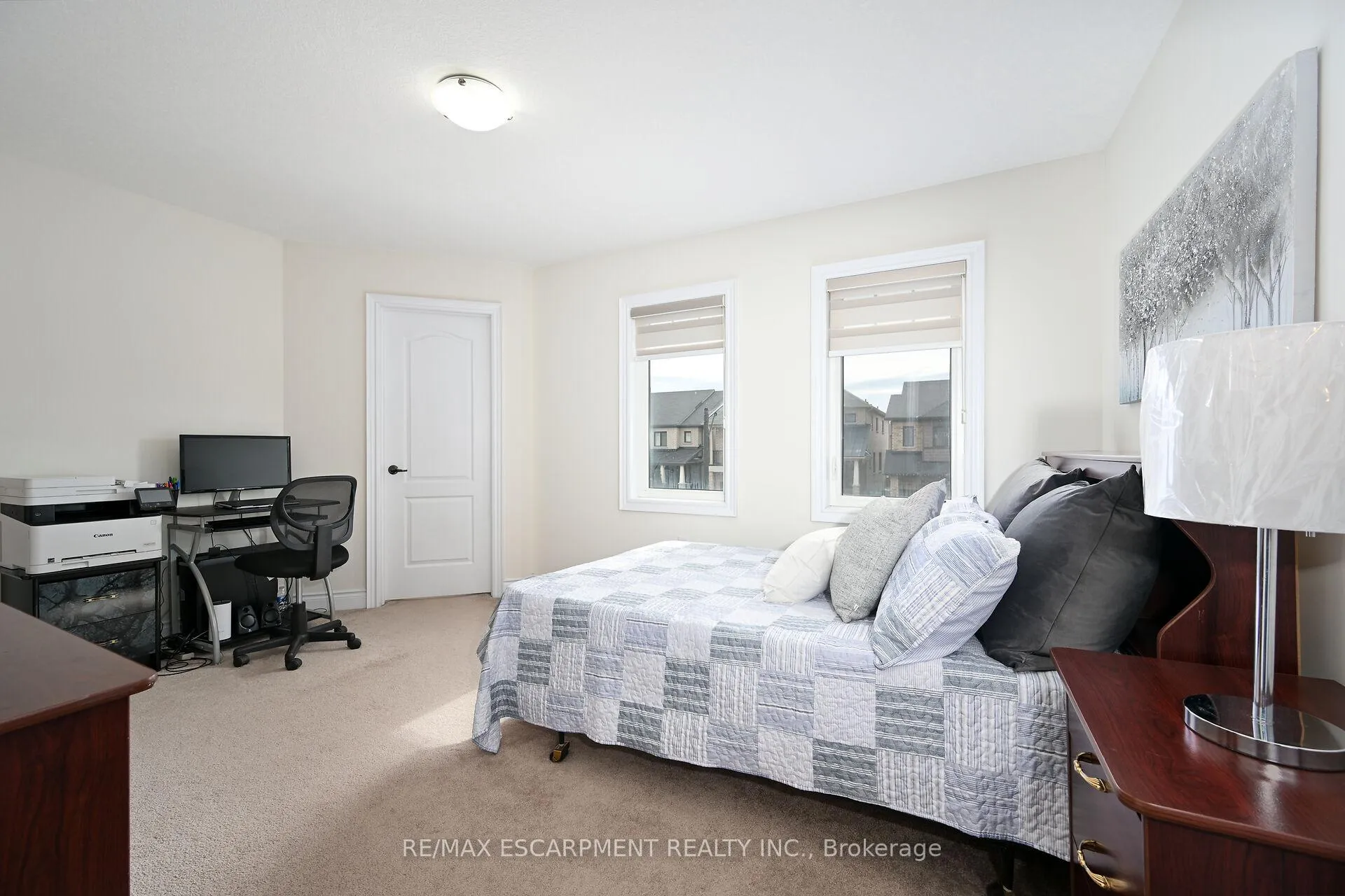 Photo 30 of 300 Crafter Crescent, Hamilton, Stoney Creek — HOMEH