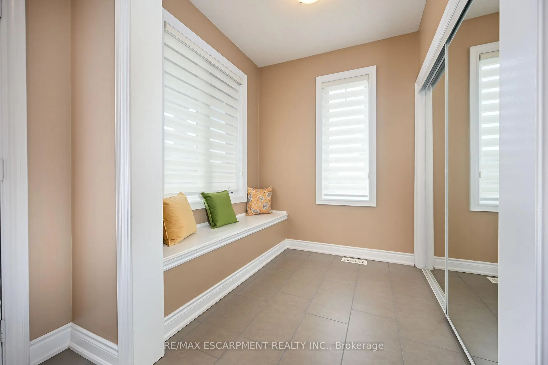 Photo 35 of 300 Crafter Crescent, Hamilton, Stoney Creek — HOMEH