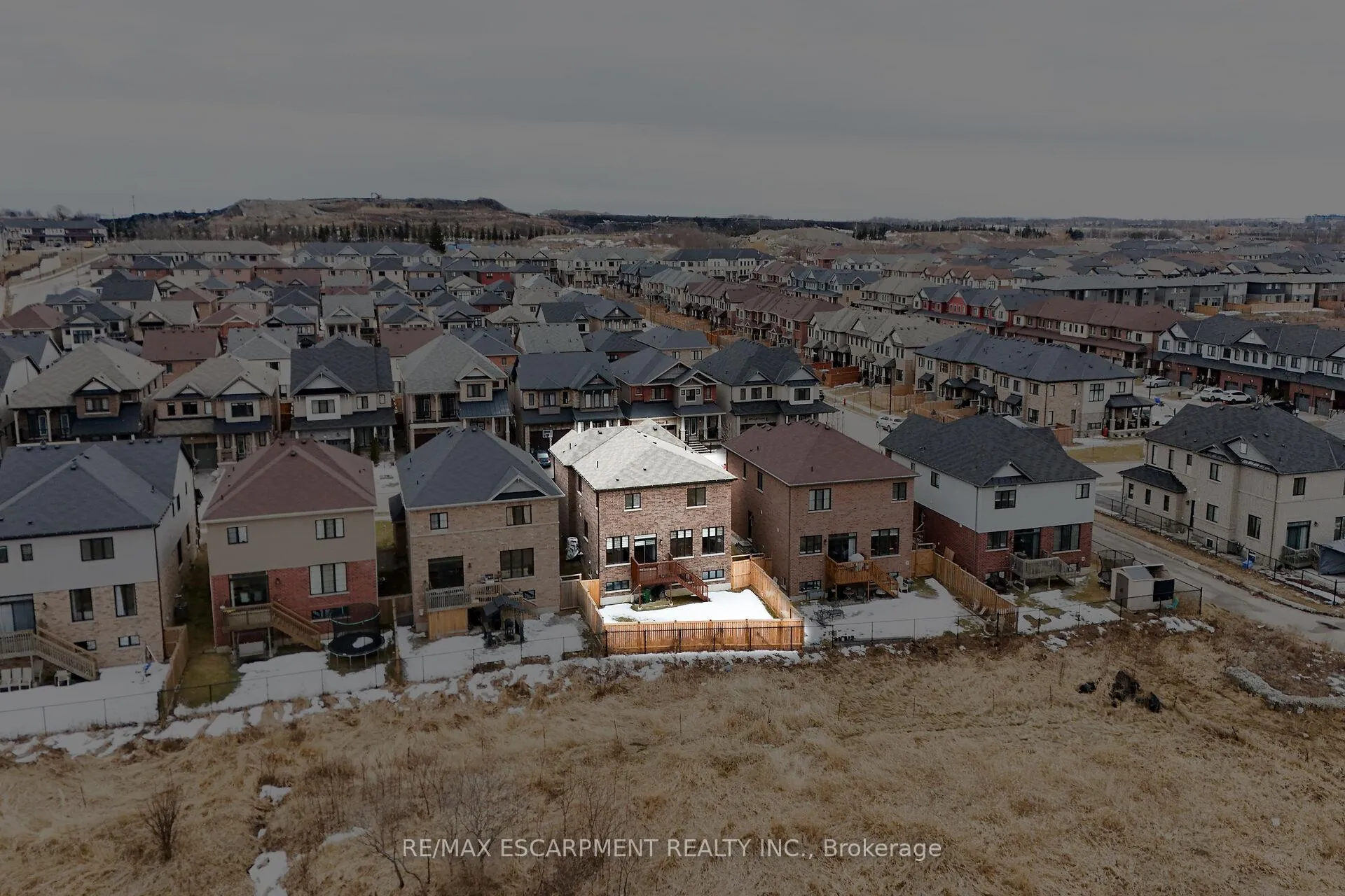 Photo 42 of 300 Crafter Crescent, Hamilton, Stoney Creek — HOMEH