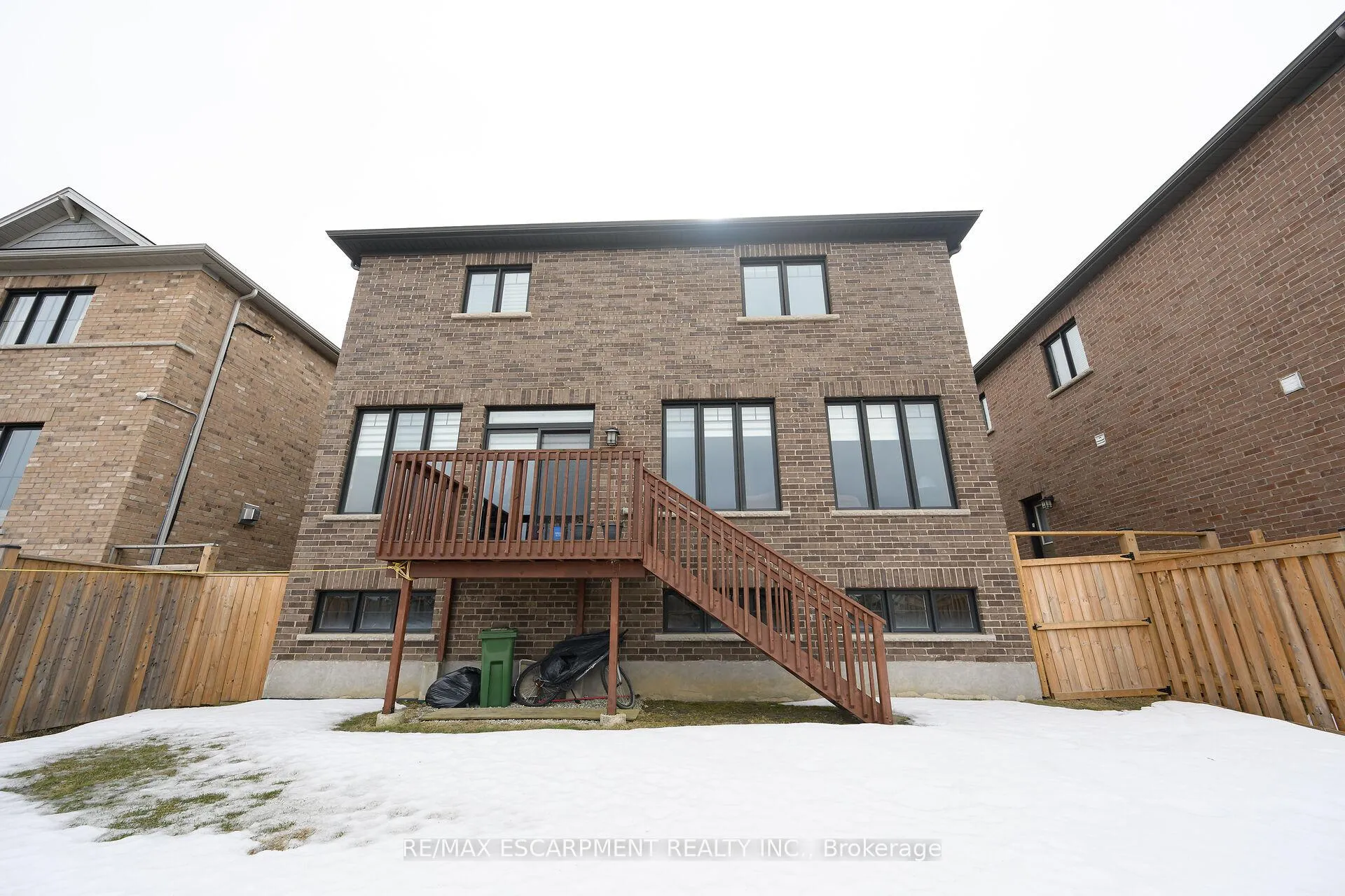 Photo 47 of 300 Crafter Crescent, Hamilton, Stoney Creek — HOMEH