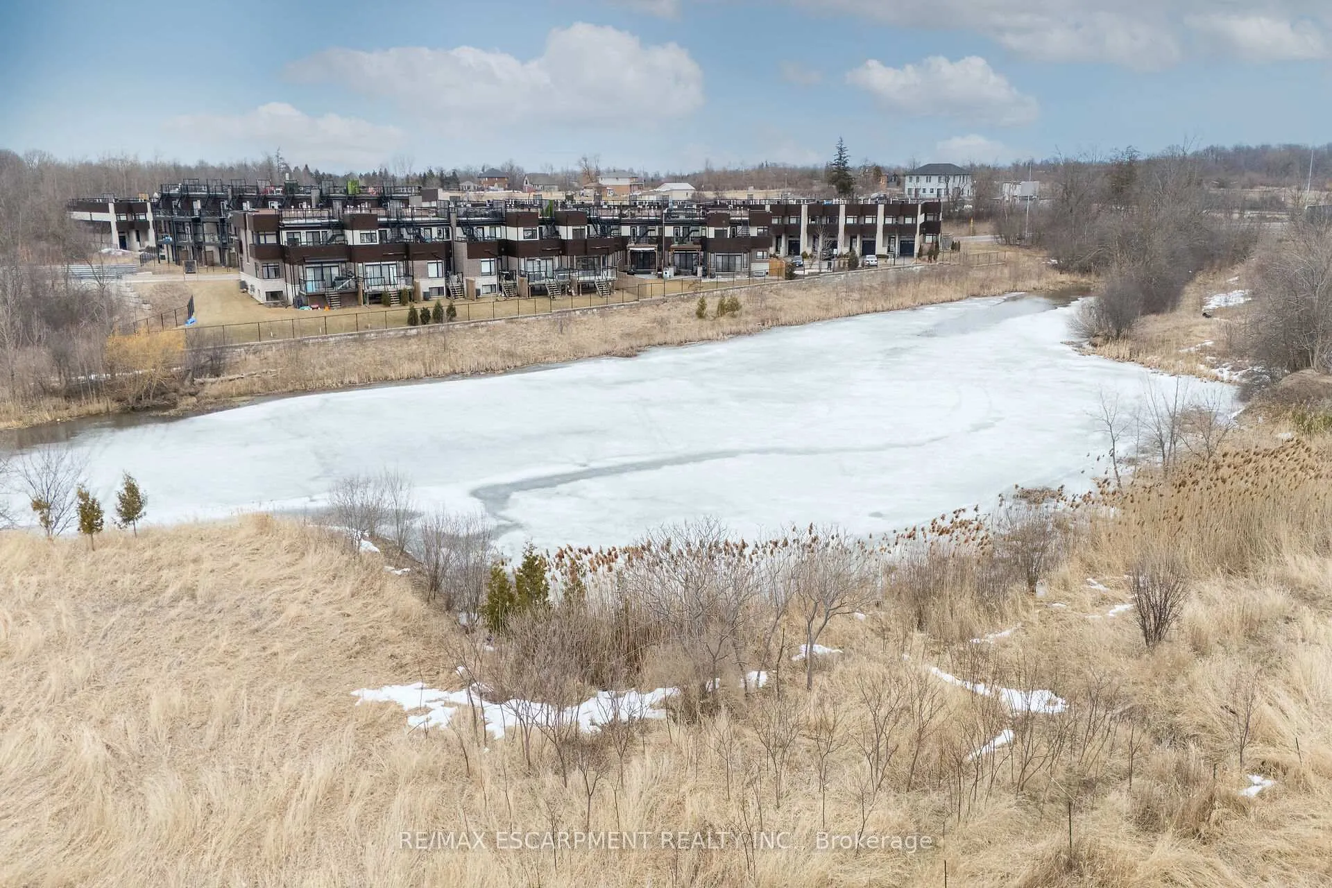 Photo 49 of 300 Crafter Crescent, Hamilton, Stoney Creek — HOMEH