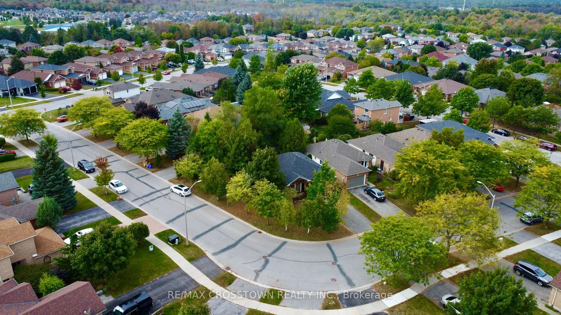 Photo 2 of 22 Nicholson Drive, Barrie, Ardagh — HOMEH