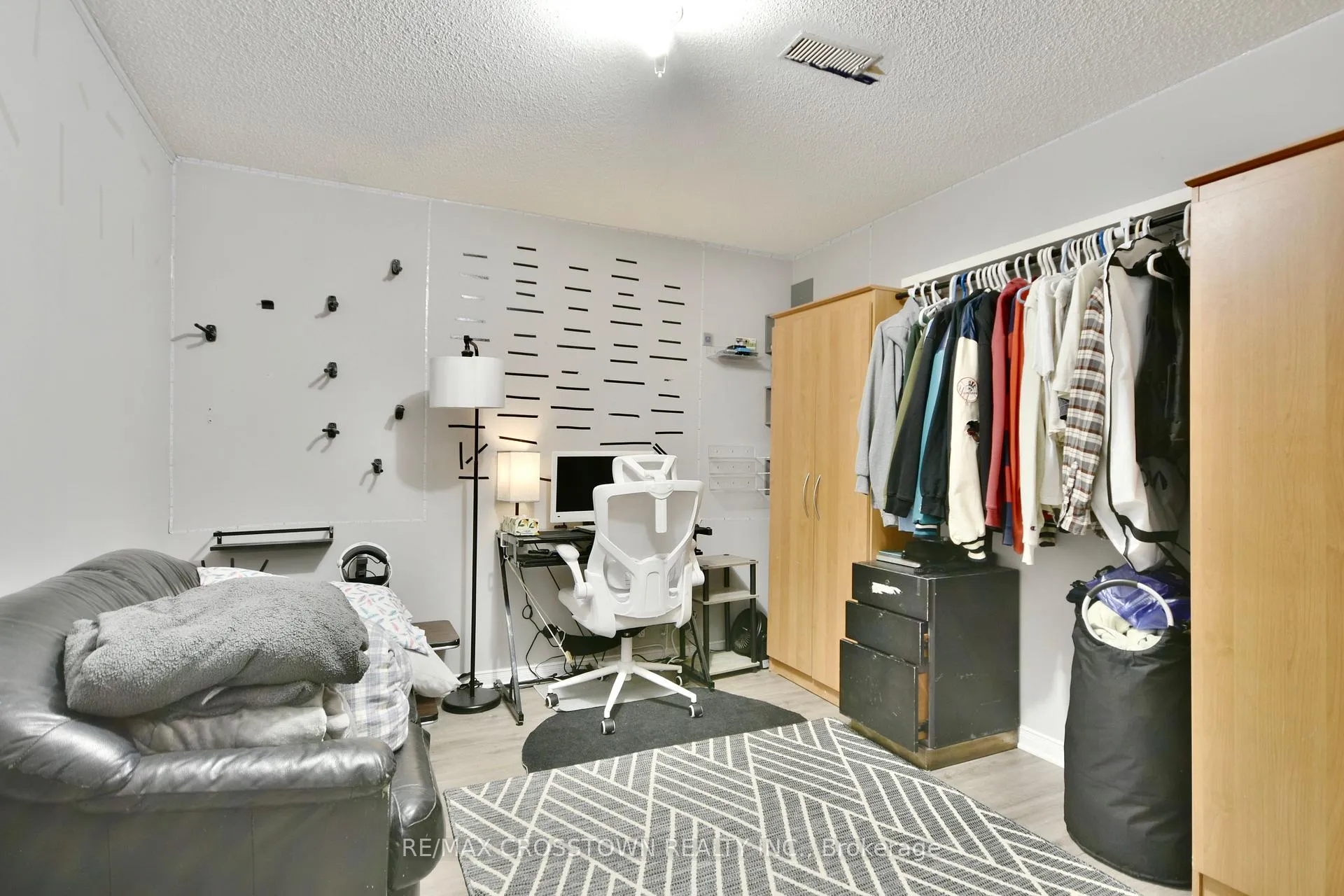 Photo 16 of 22 Nicholson Drive, Barrie, Ardagh — HOMEH