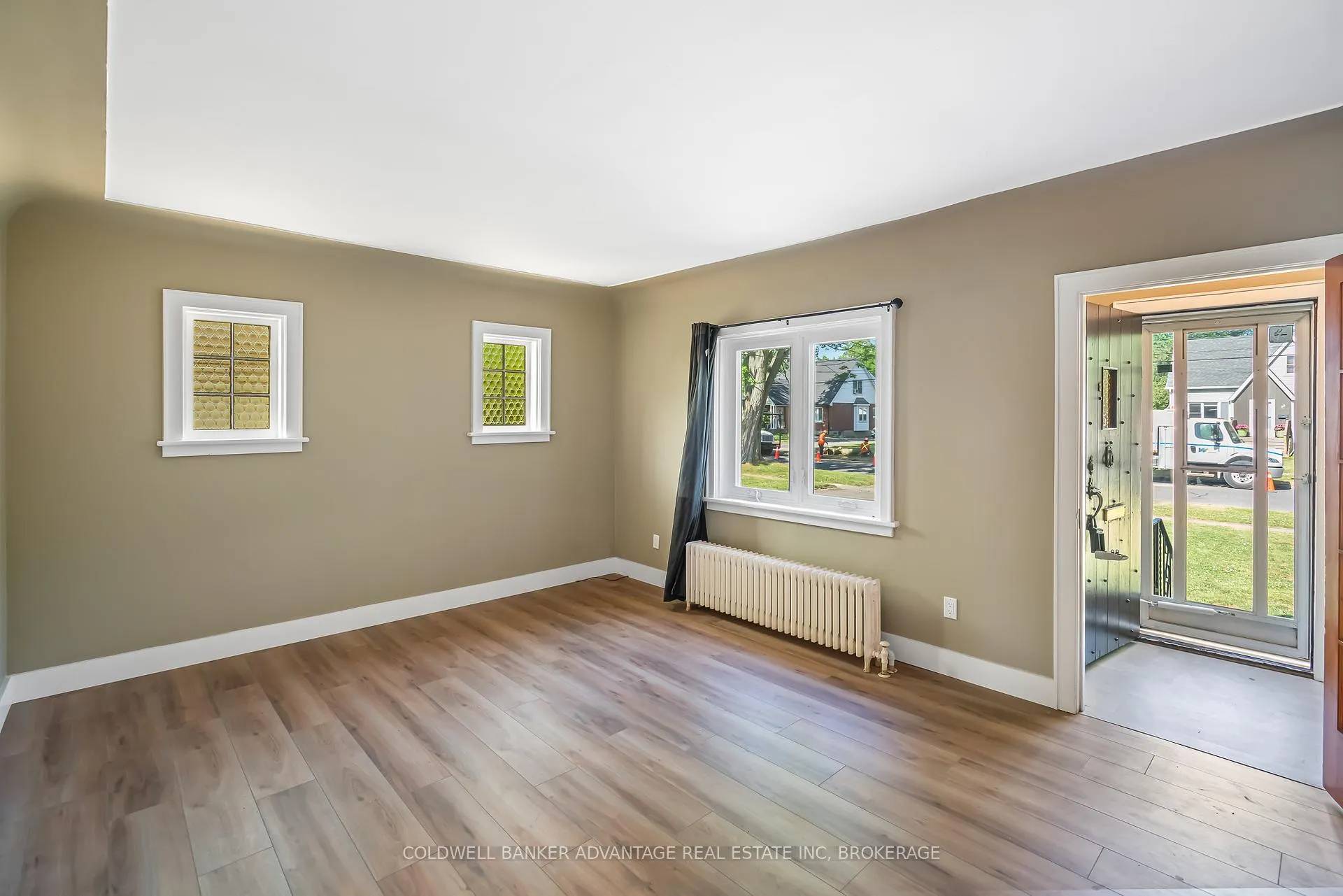 Photo 8 of 12 Carlton Avenue, Welland, N. Welland — HOMEH