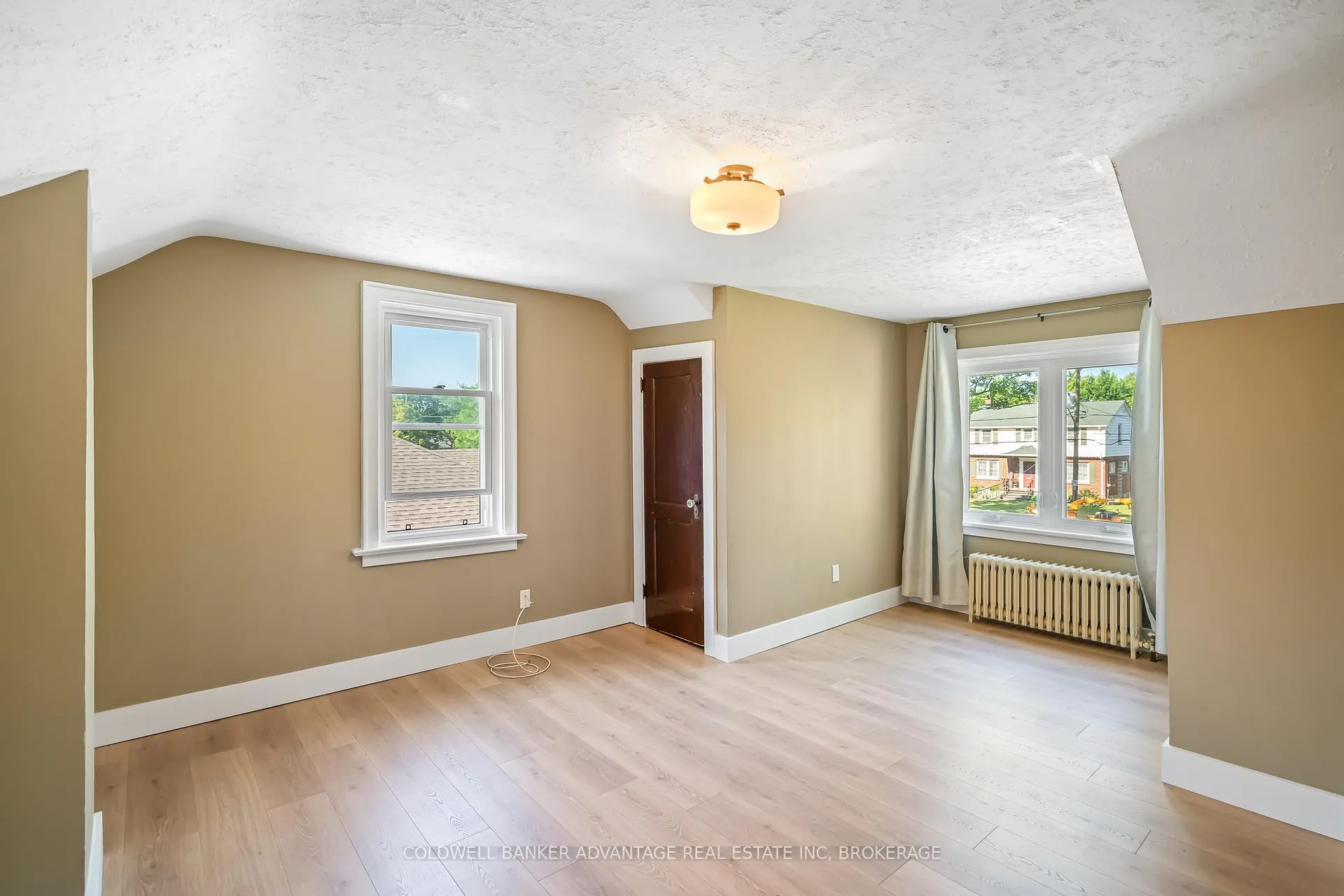 Photo 19 of 12 Carlton Avenue, Welland, N. Welland — HOMEH