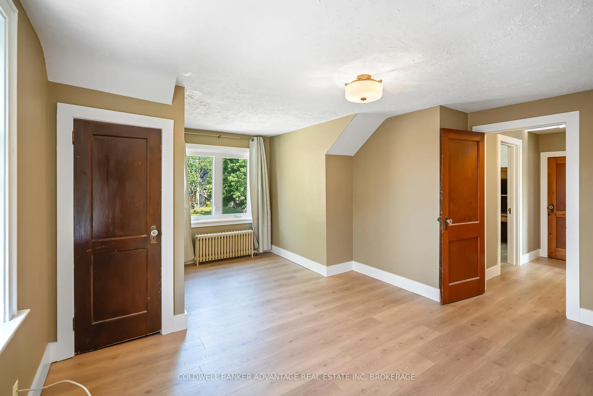 Photo 20 of 12 Carlton Avenue, Welland, N. Welland — HOMEH